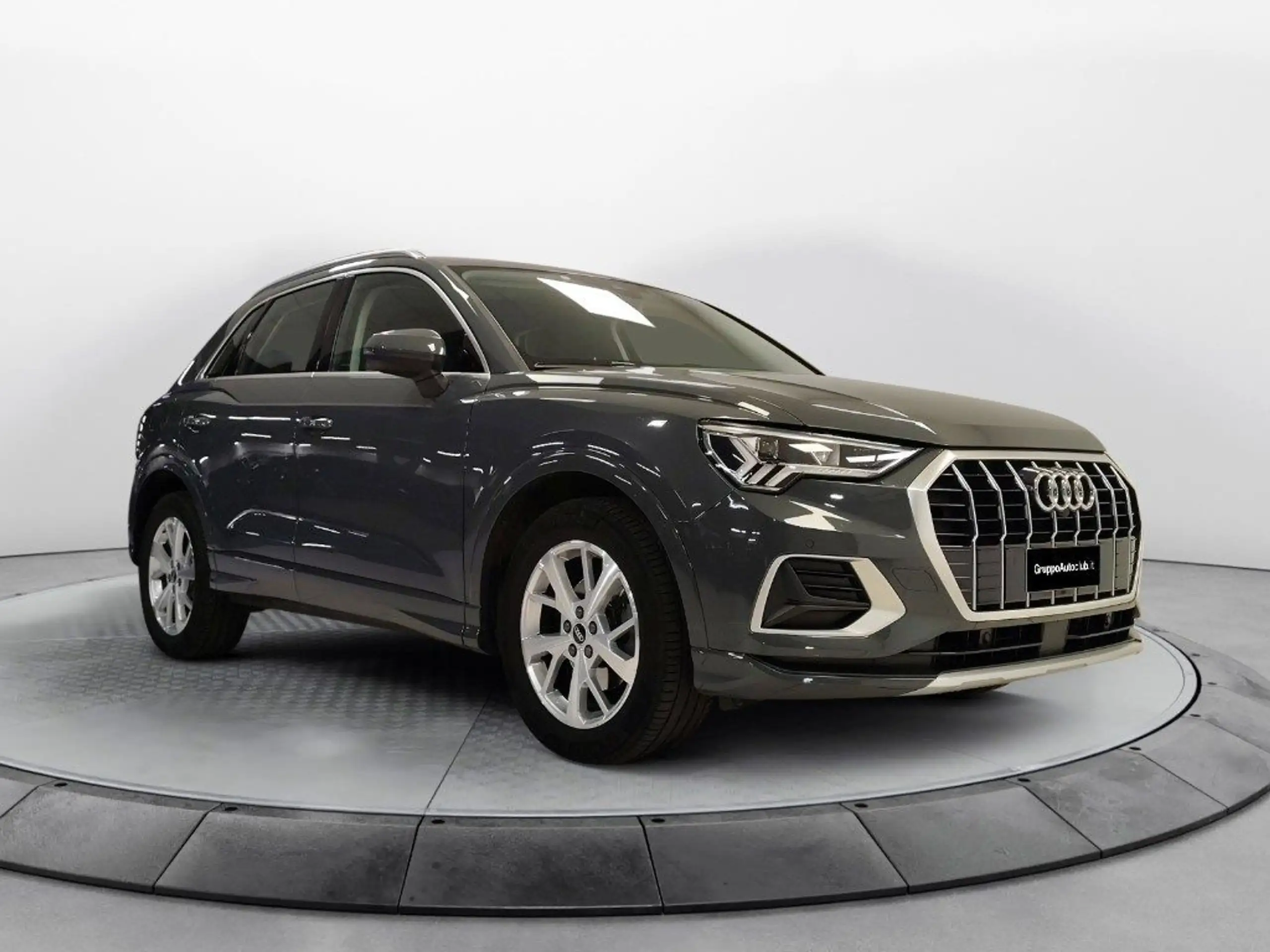 Audi - Q3