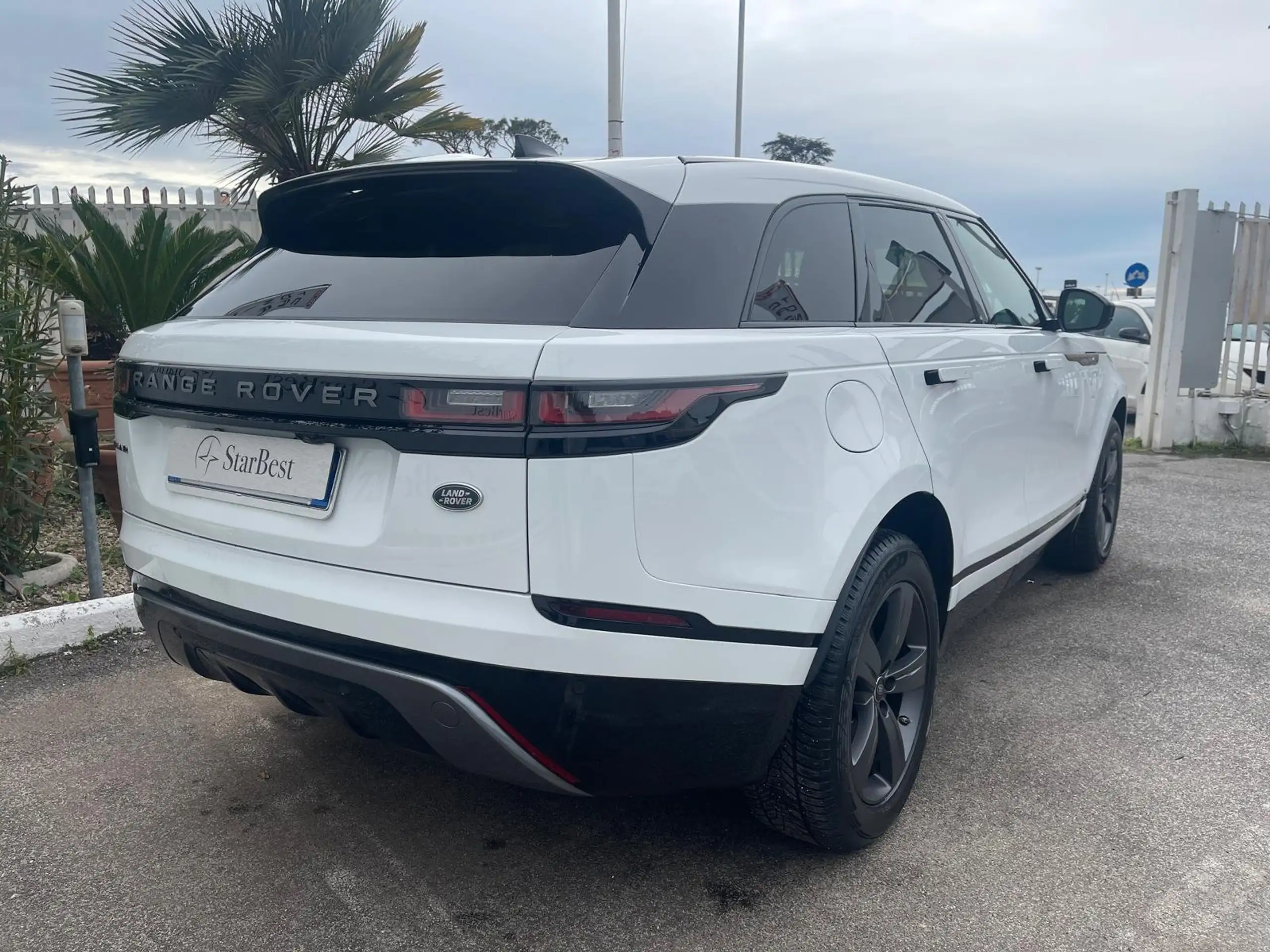 Land Rover - Range Rover Velar