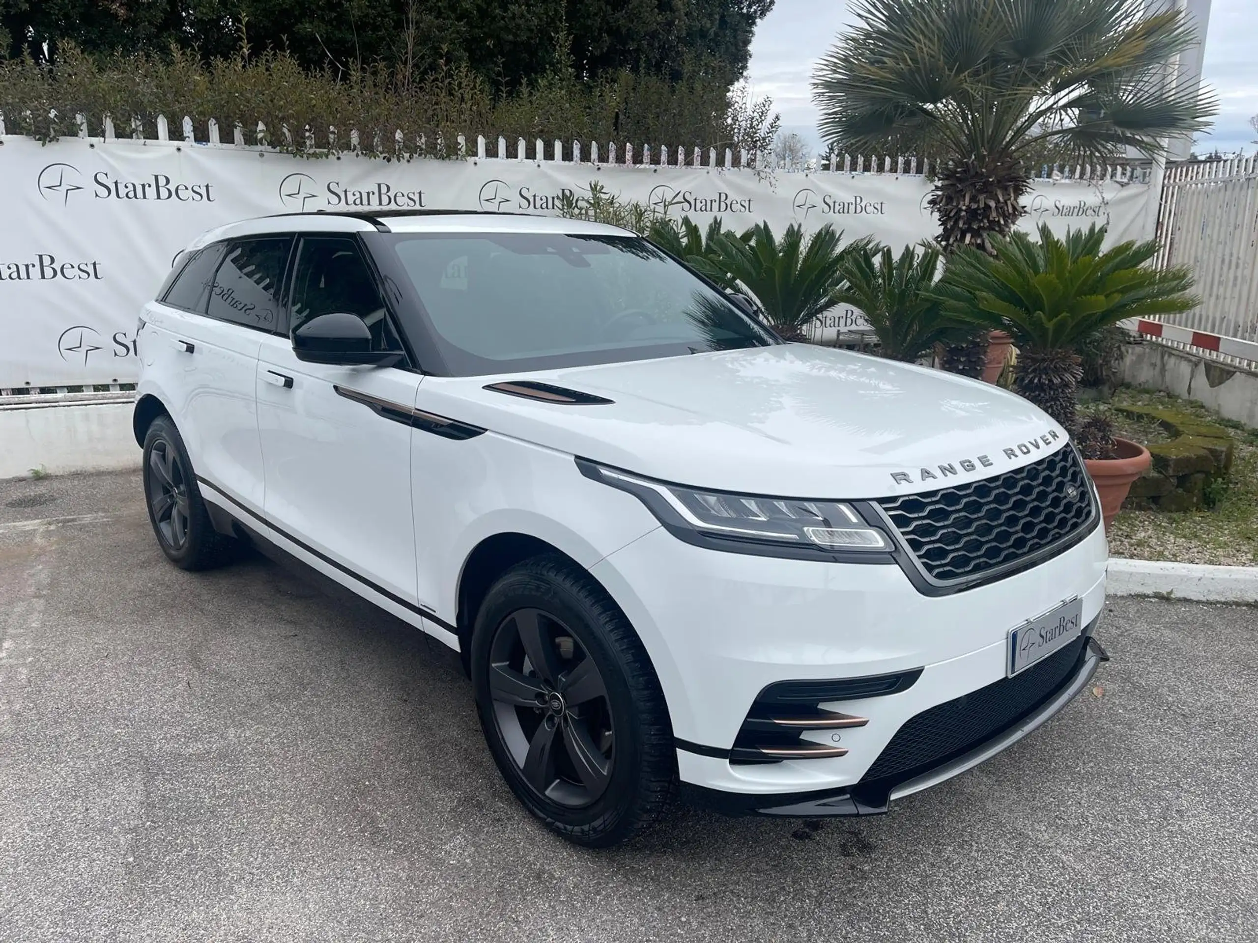 Land Rover - Range Rover Velar