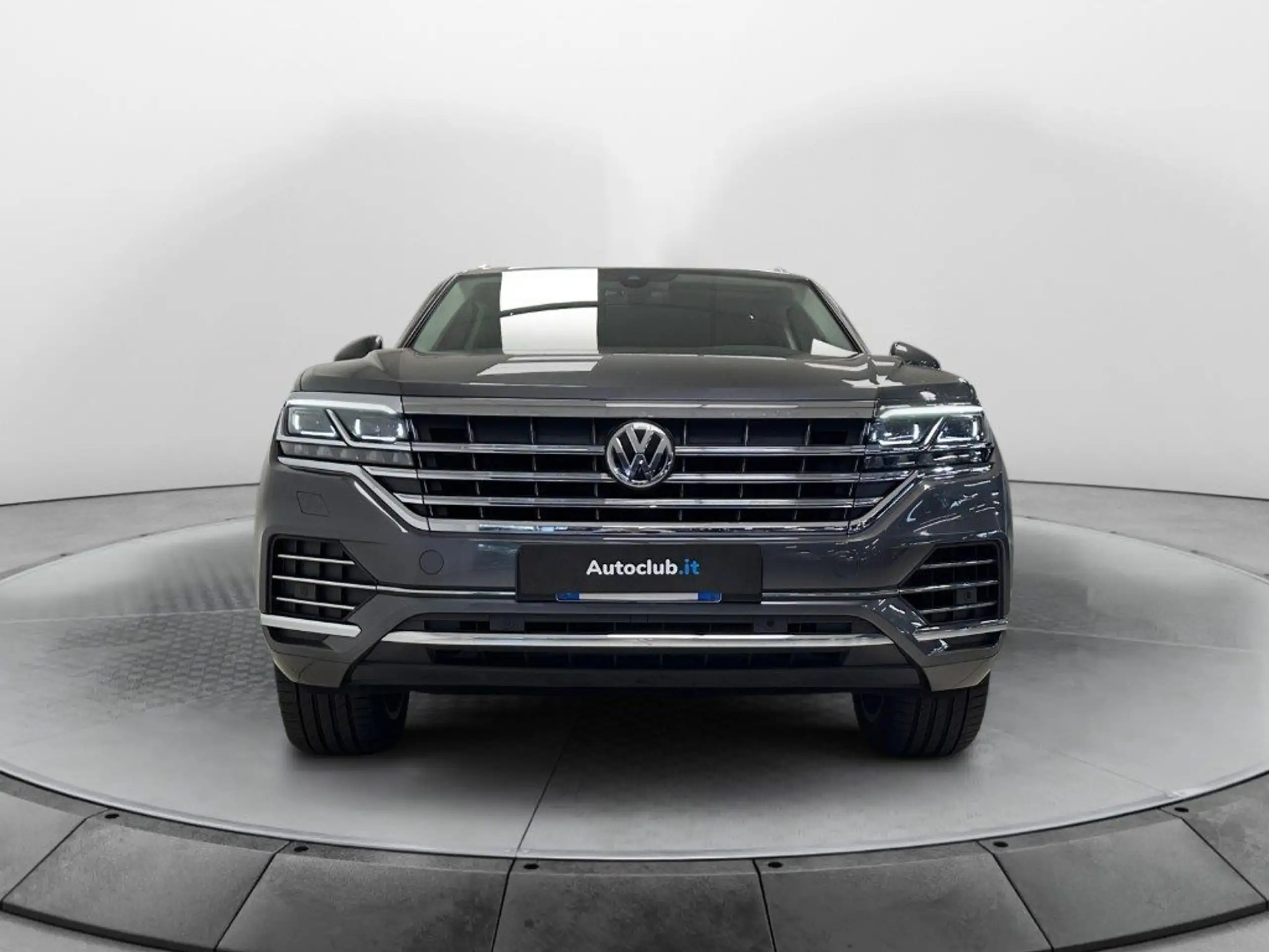 Volkswagen - Touareg