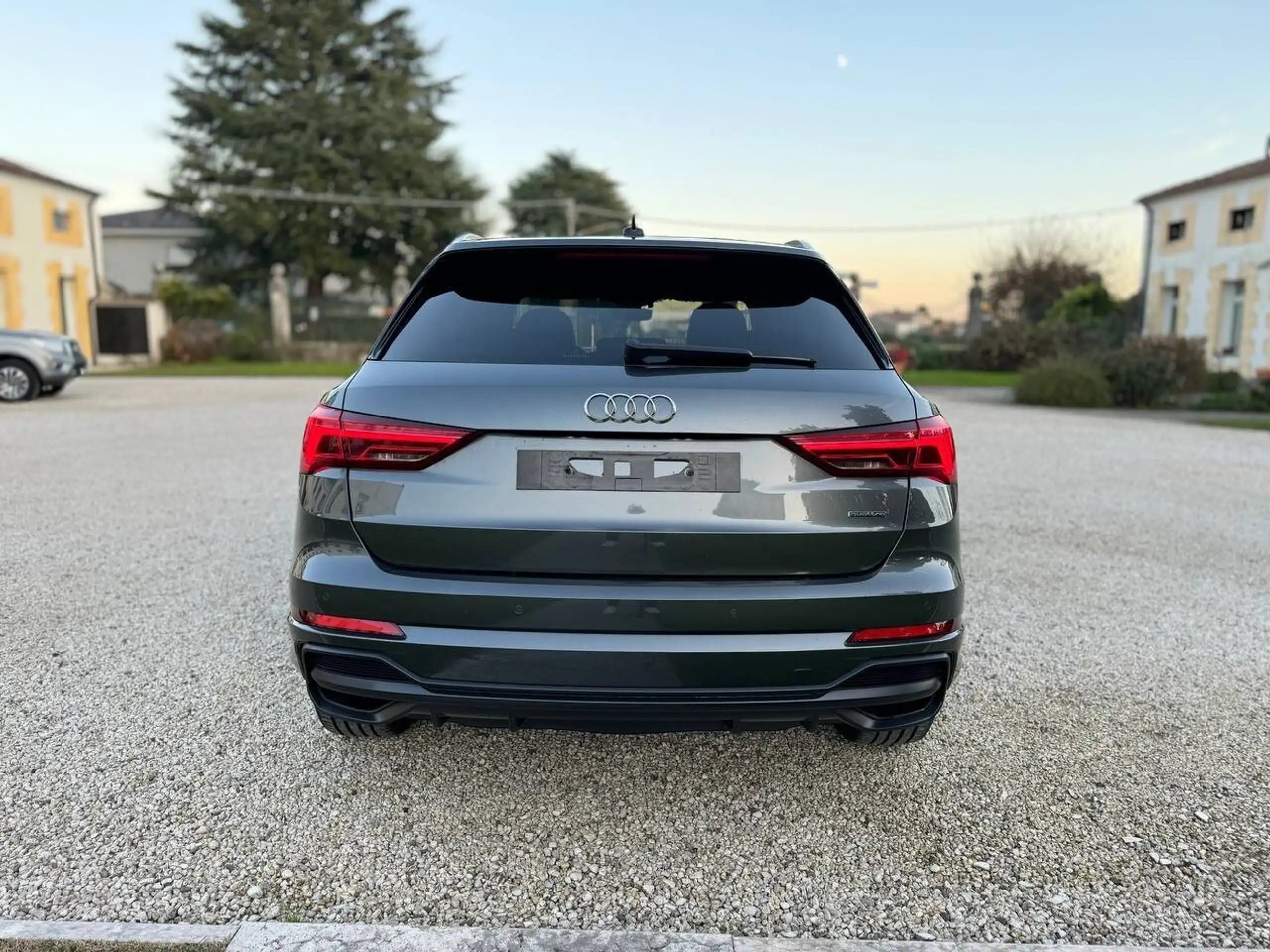 Audi - Q3