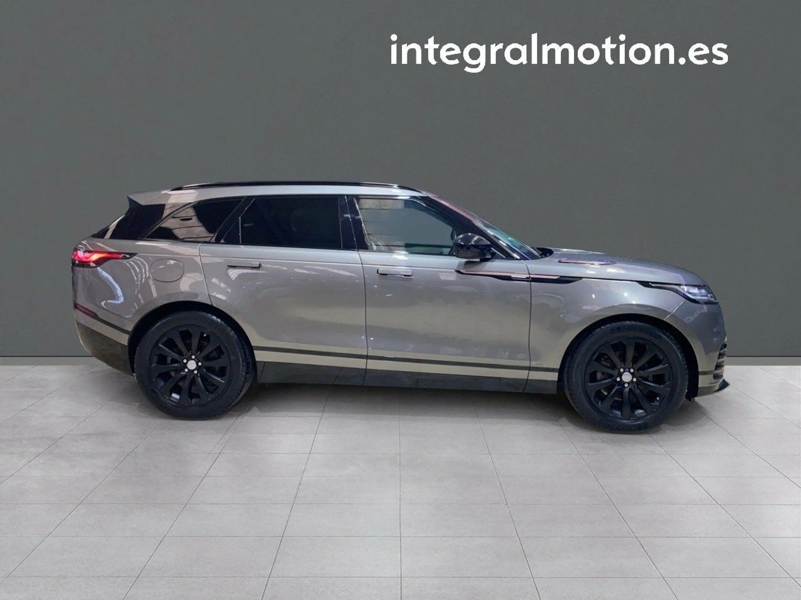 Land Rover - Range Rover Velar