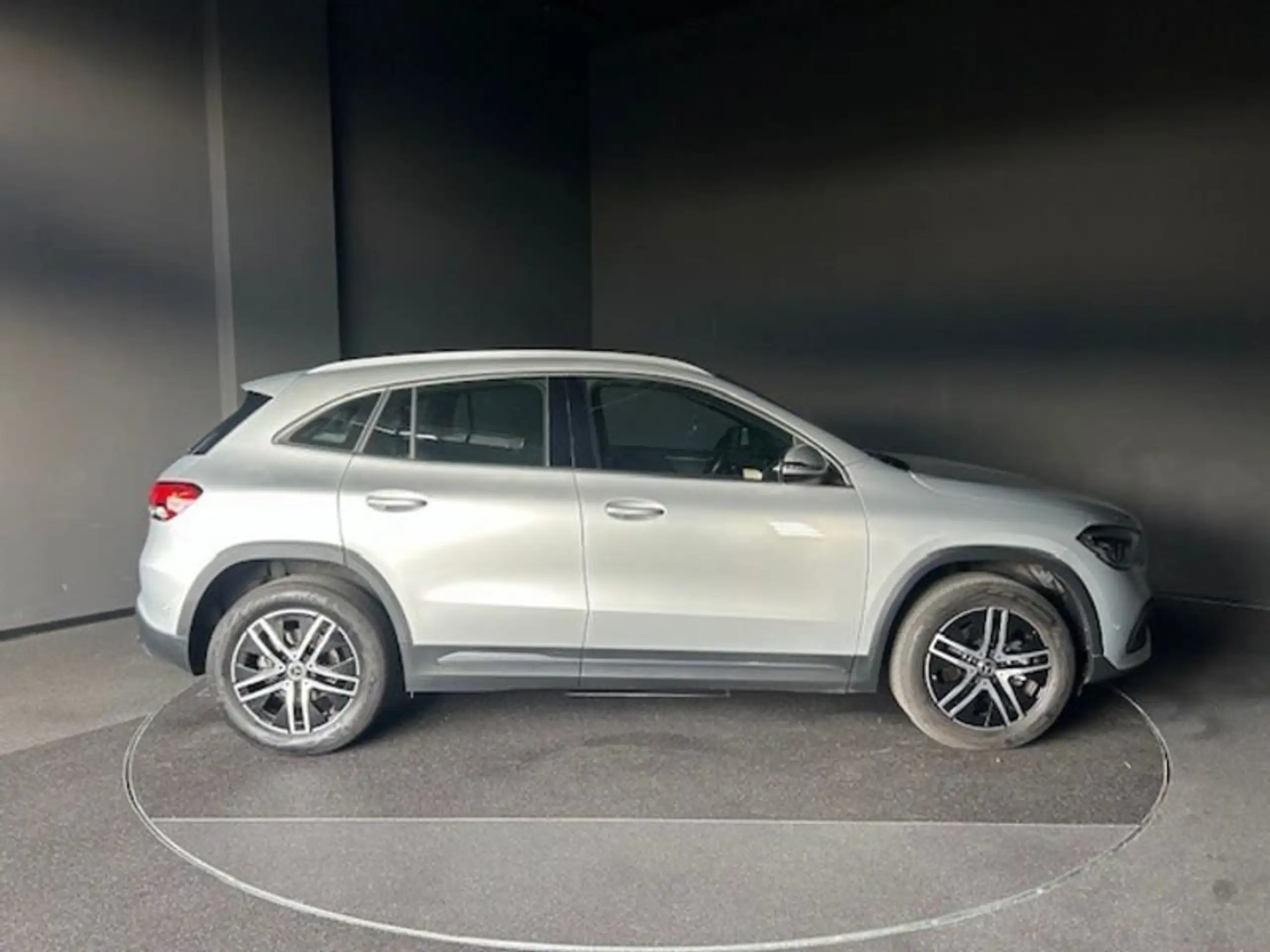 Mercedes-Benz - GLA 200