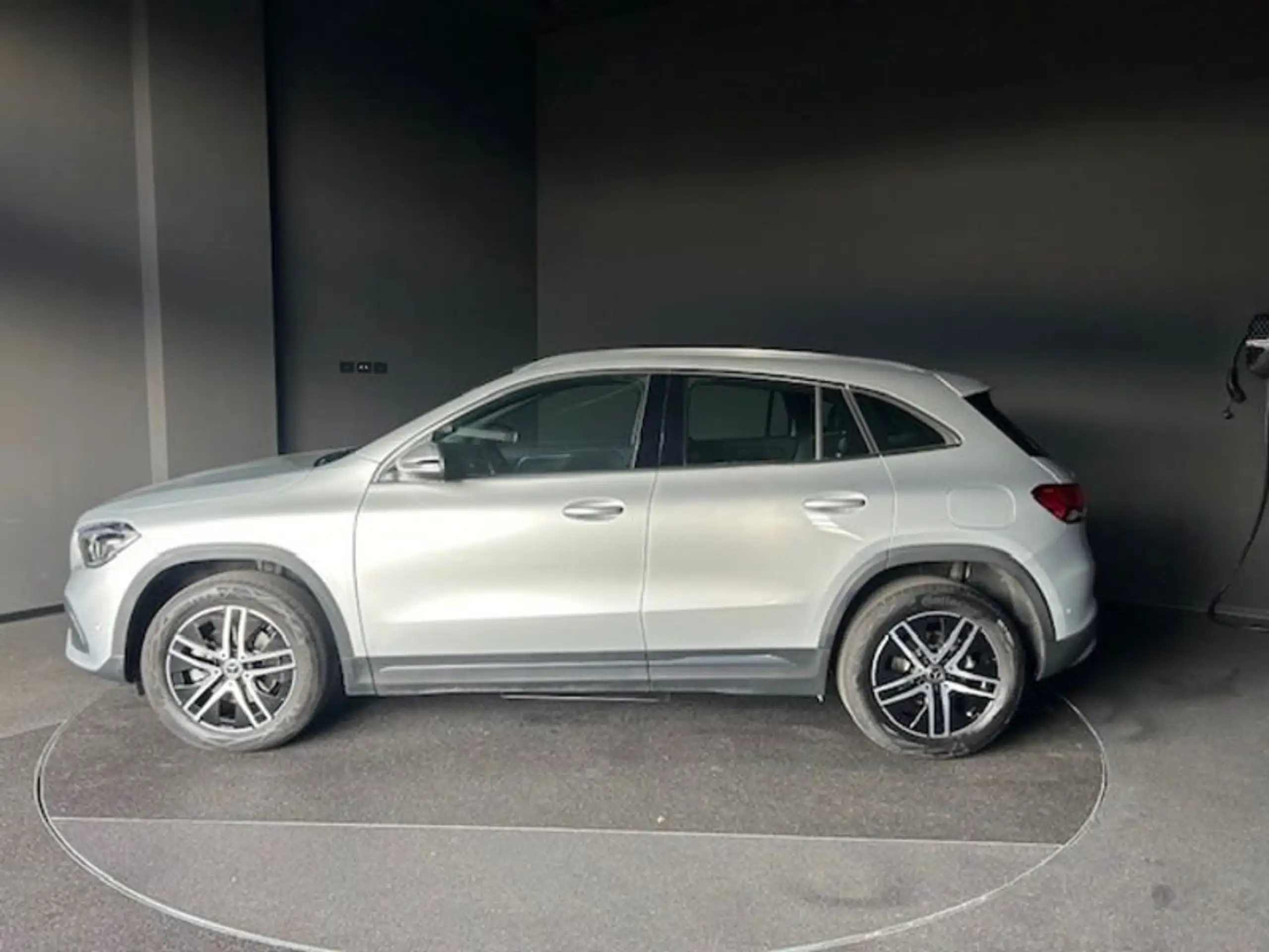 Mercedes-Benz - GLA 200