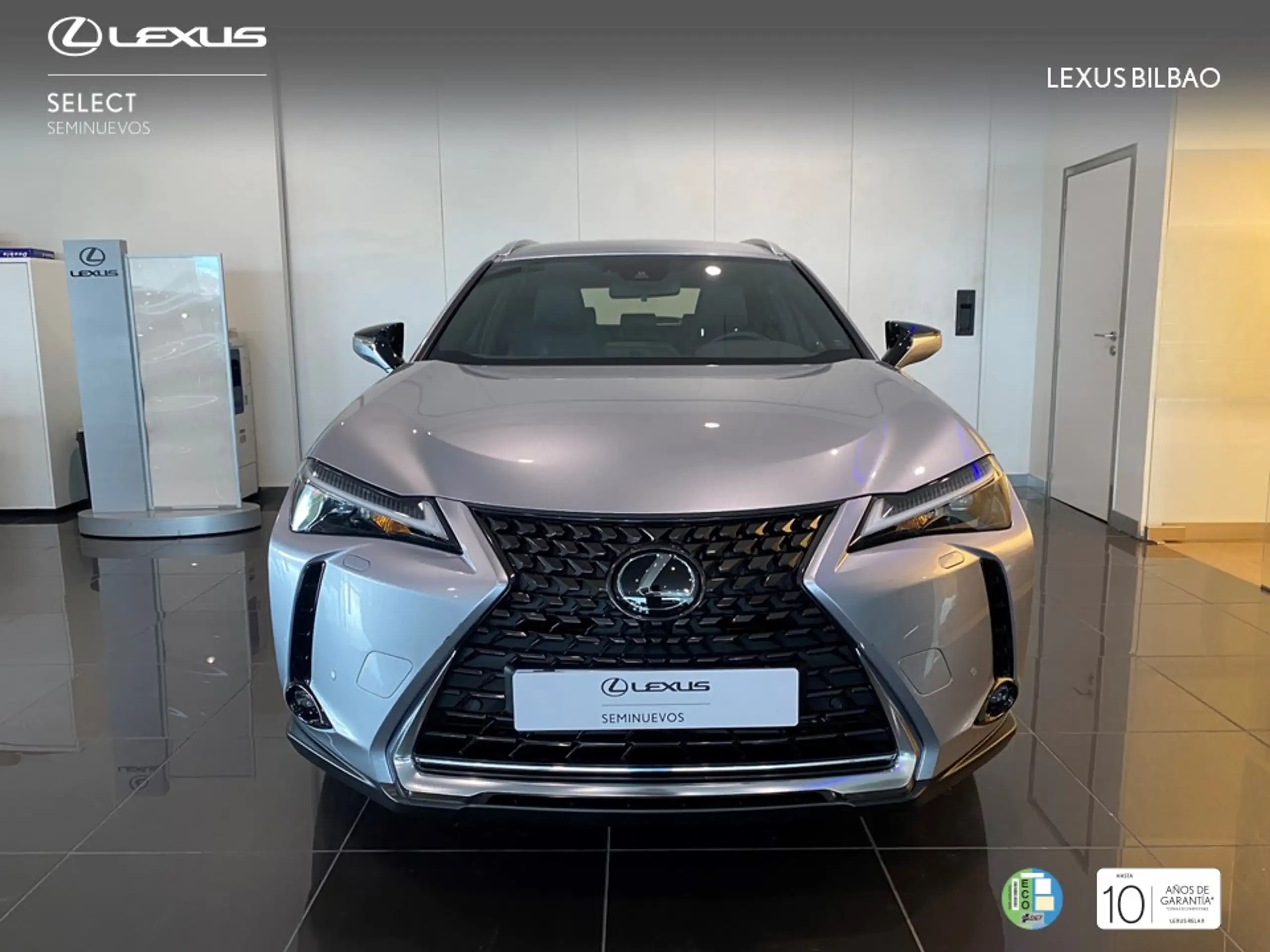 Lexus - UX 300e