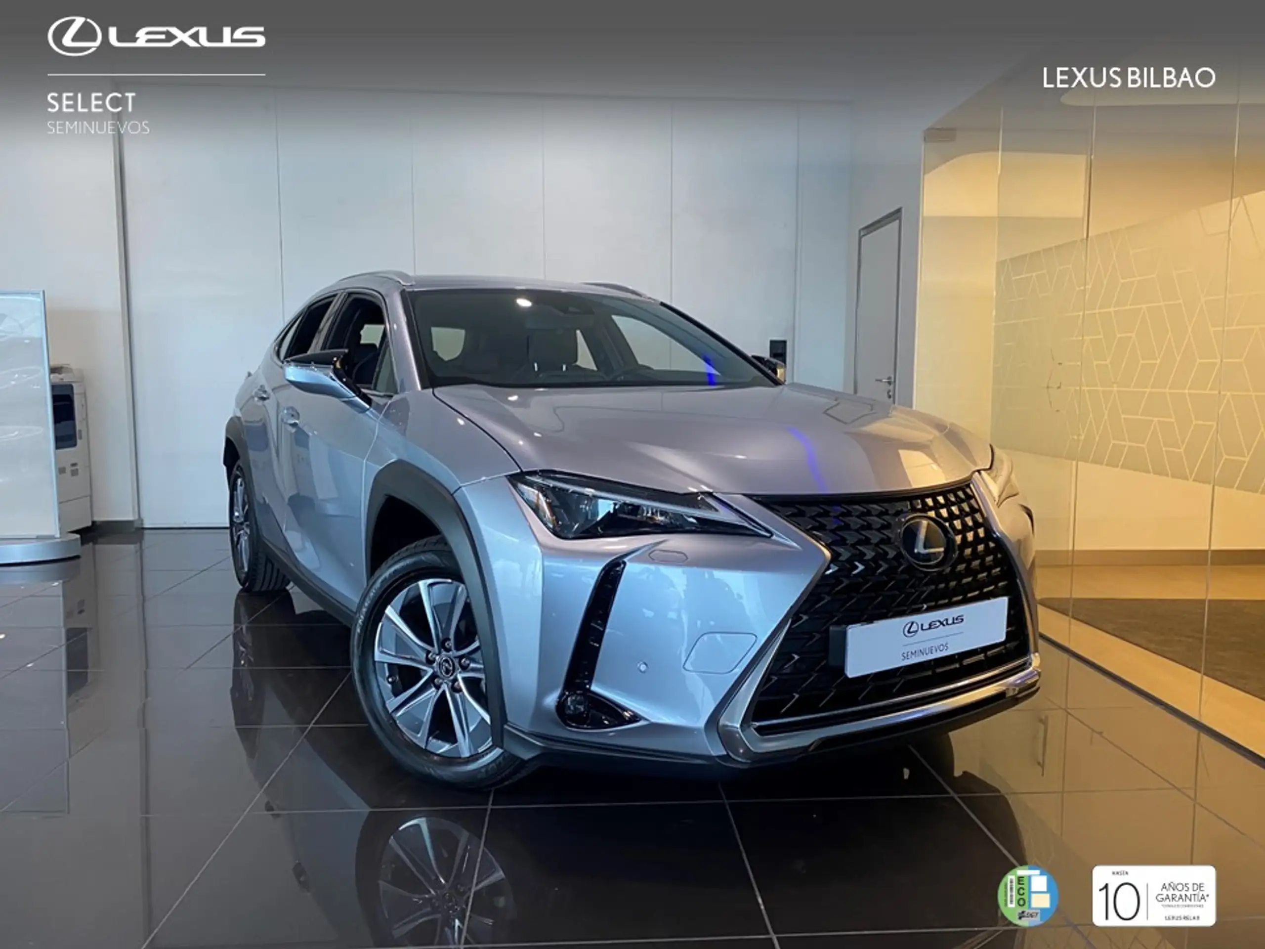 Lexus - UX 300e