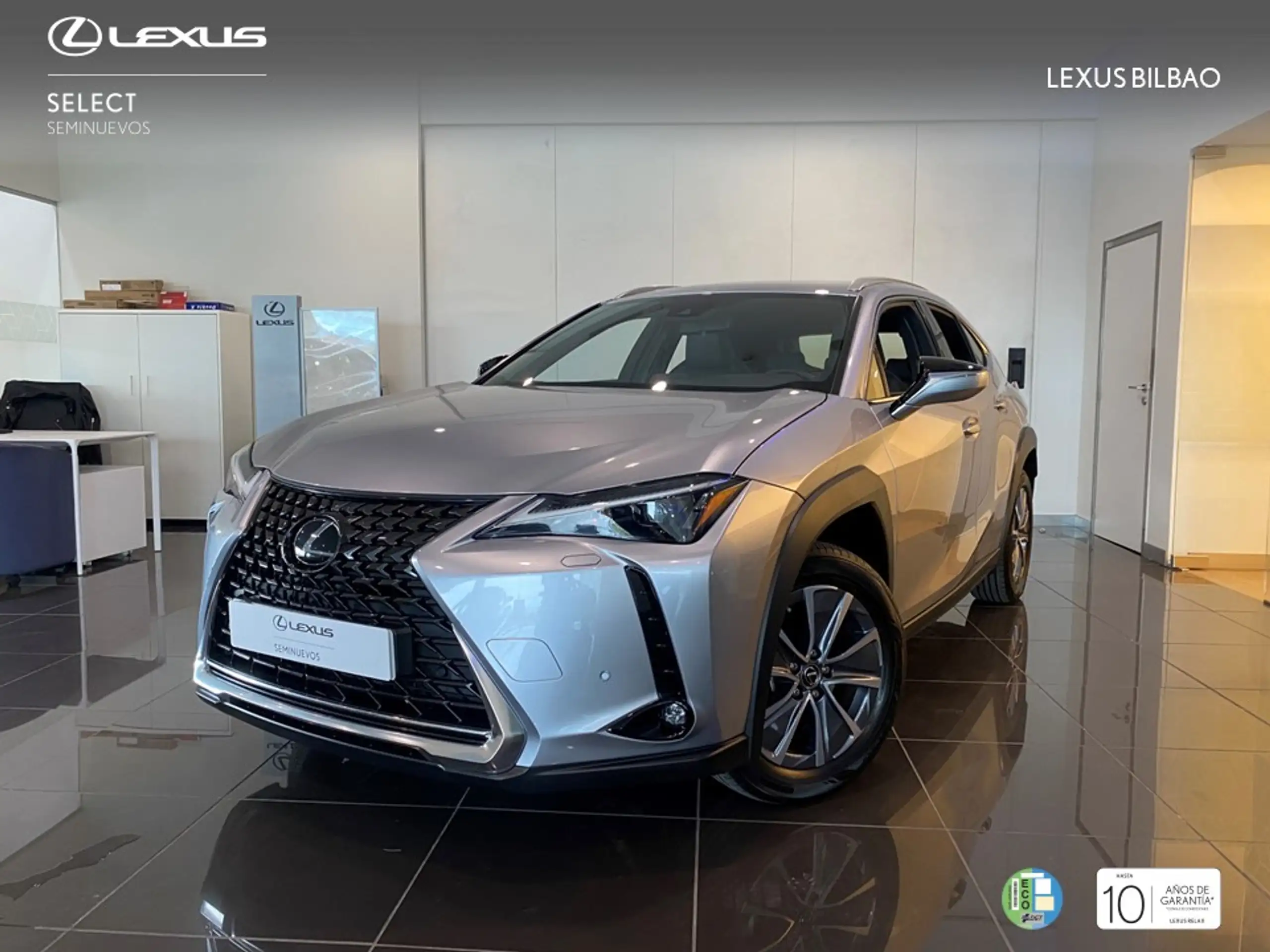 Lexus - UX 300e