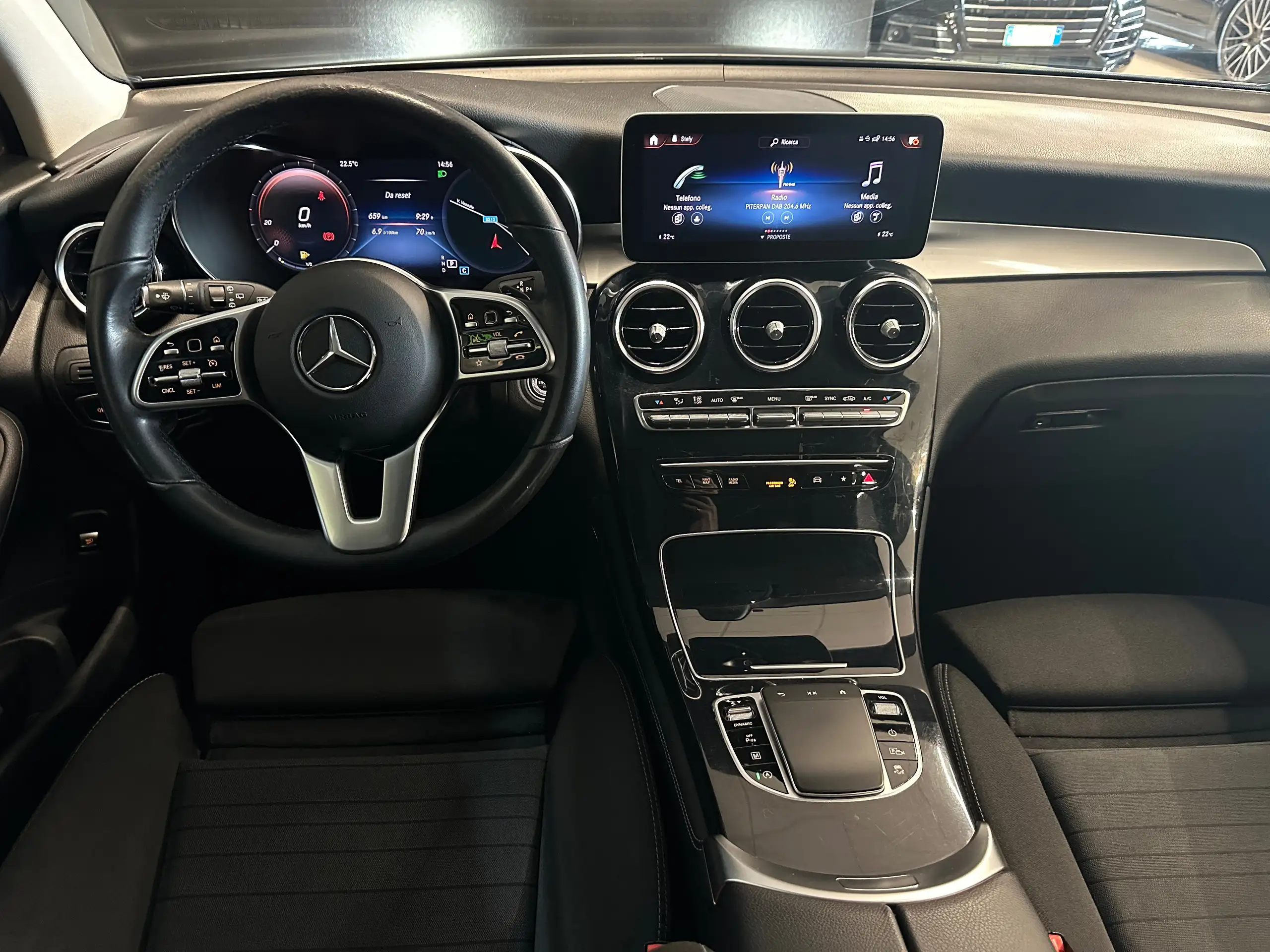 Mercedes-Benz - GLC 220