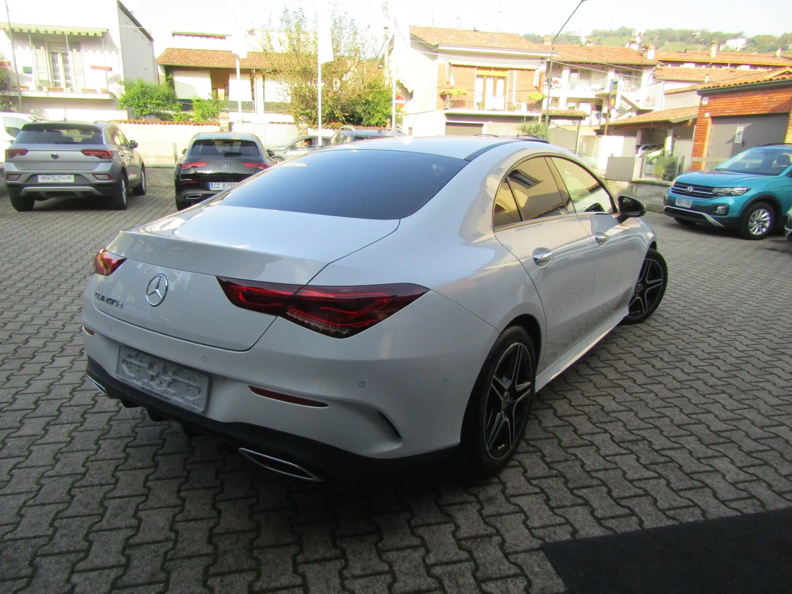 Mercedes-Benz - CLA 200