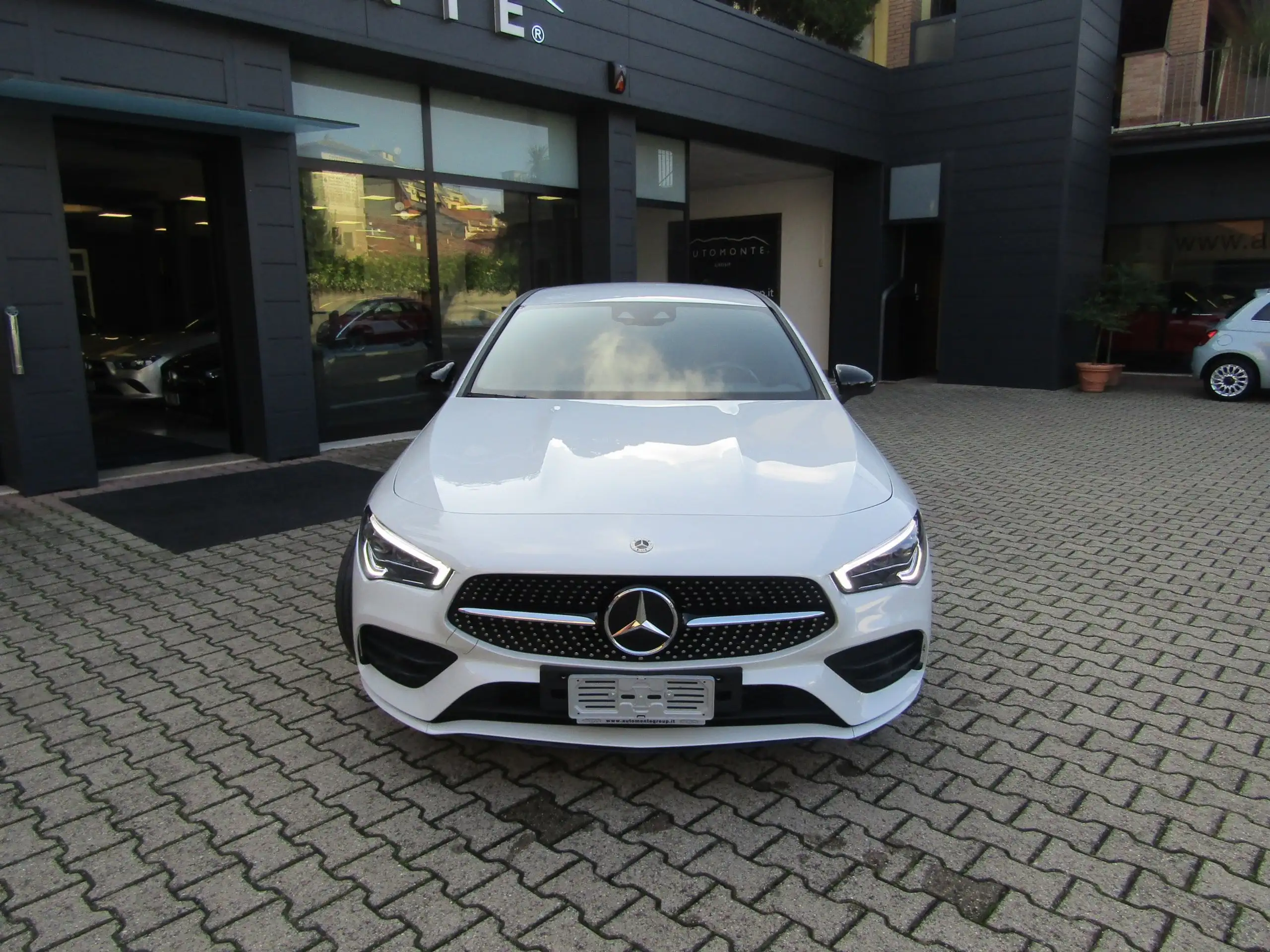 Mercedes-Benz - CLA 200