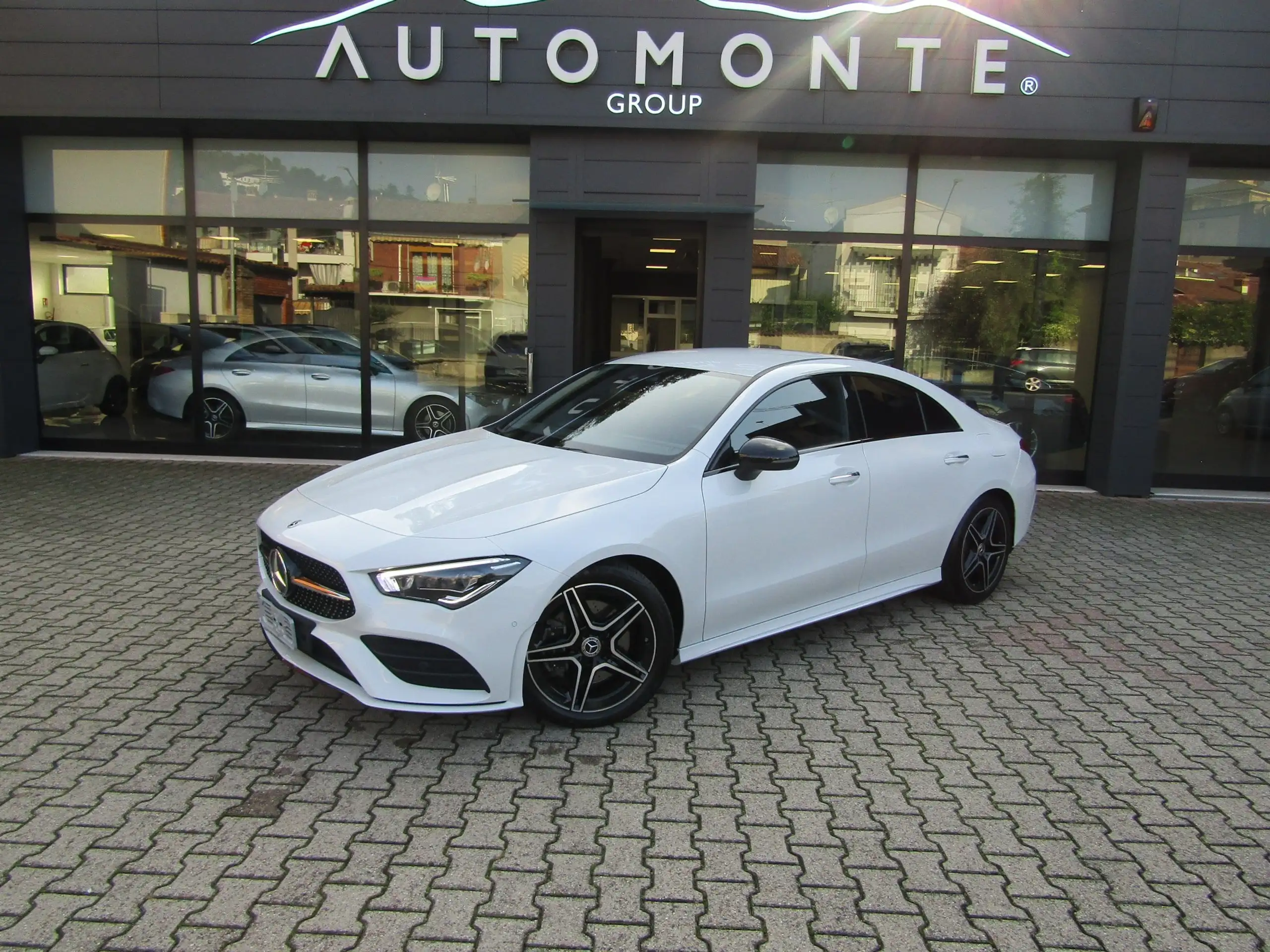 Mercedes-Benz - CLA 200