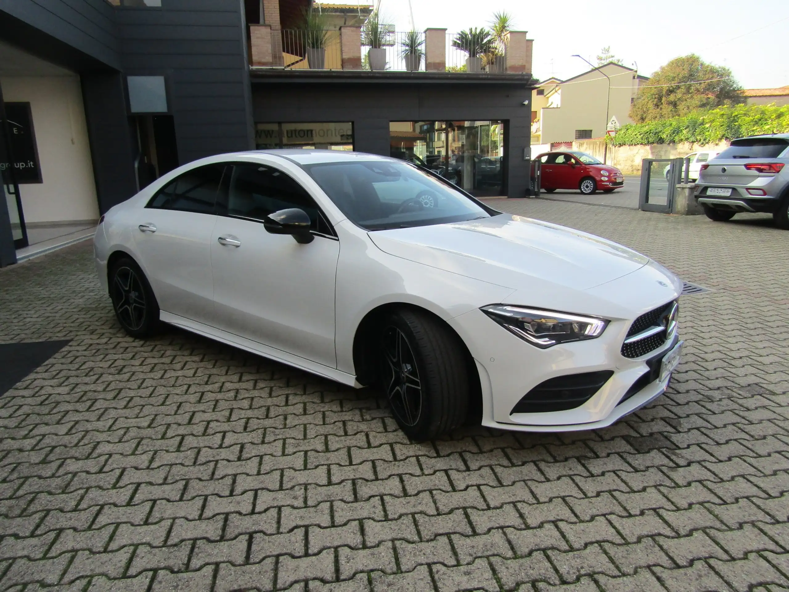 Mercedes-Benz - CLA 200