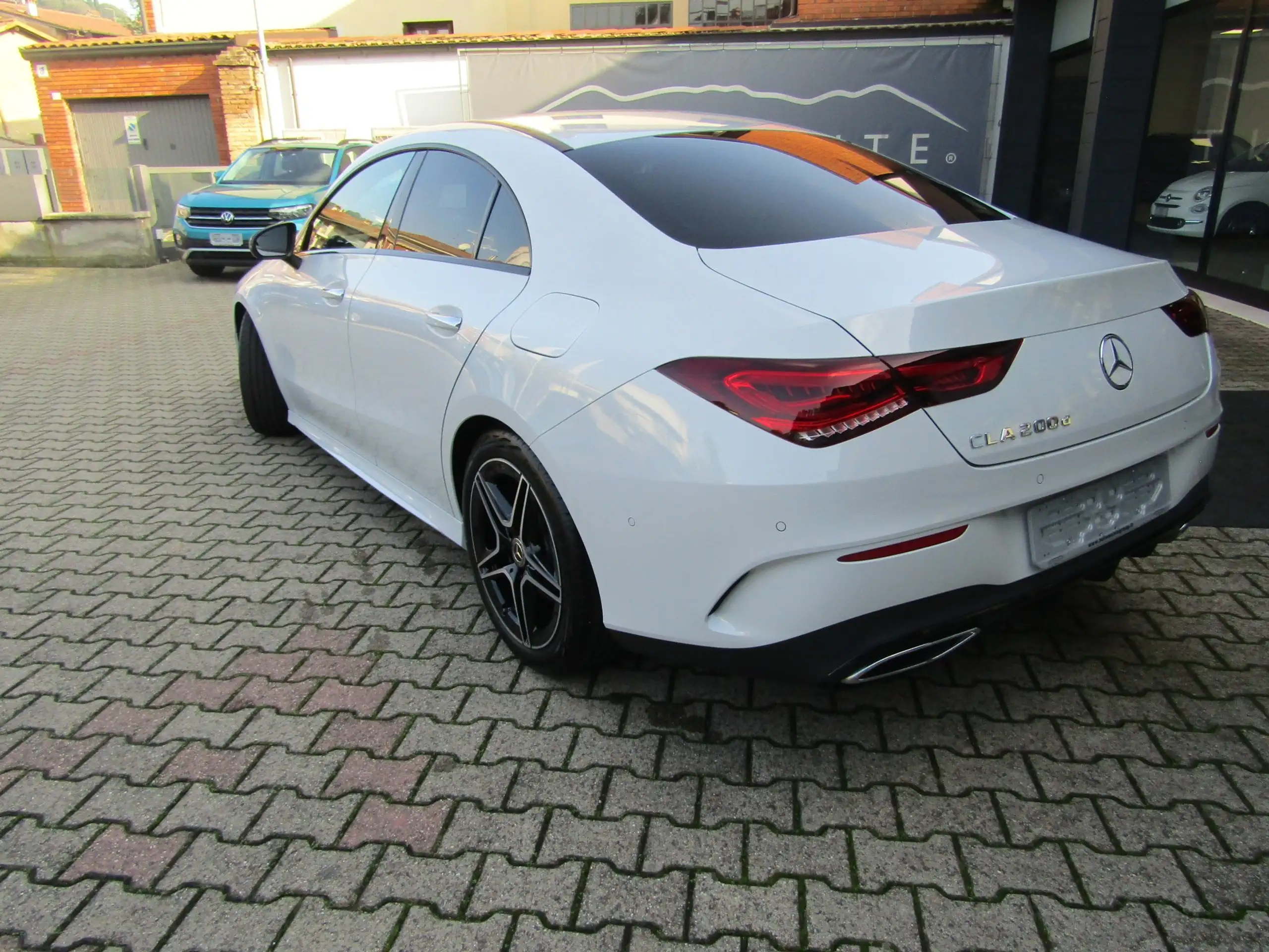 Mercedes-Benz - CLA 200