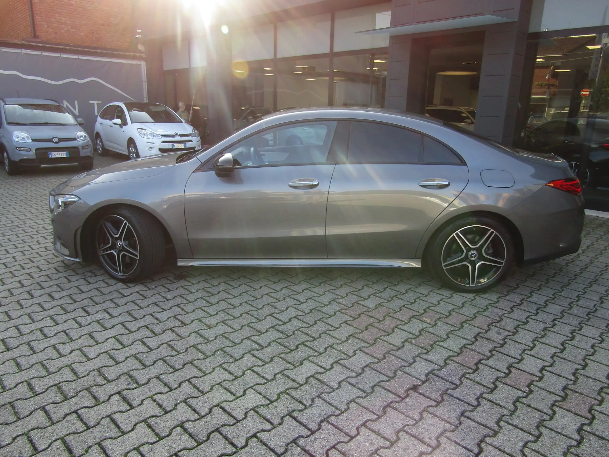 Mercedes-Benz - CLA 200