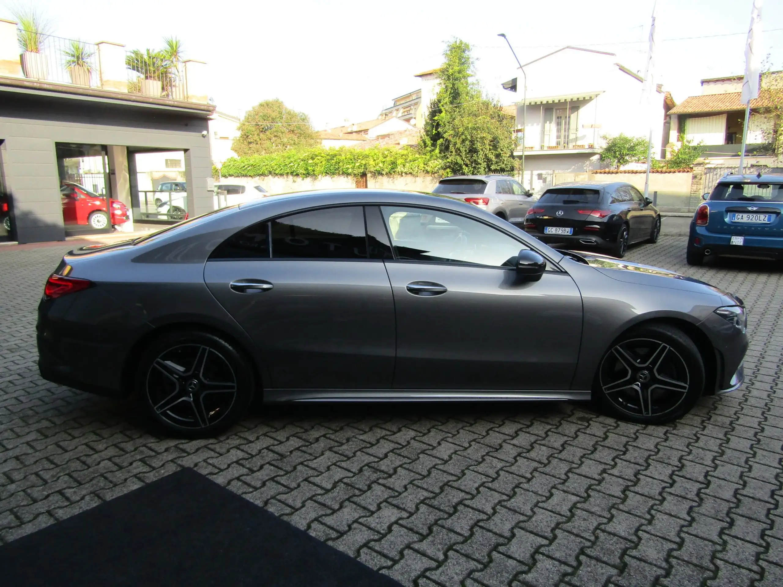 Mercedes-Benz - CLA 200