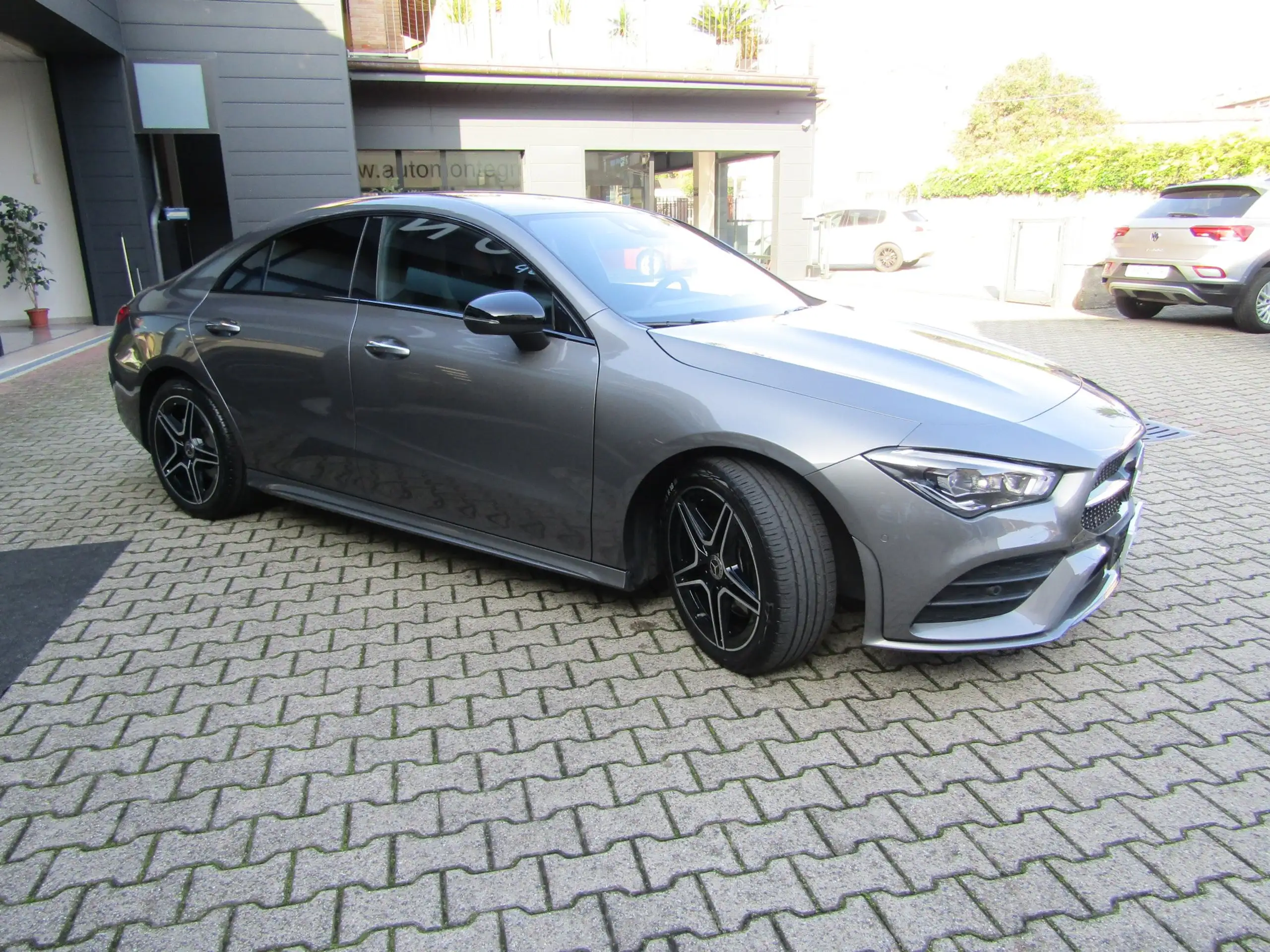 Mercedes-Benz - CLA 200