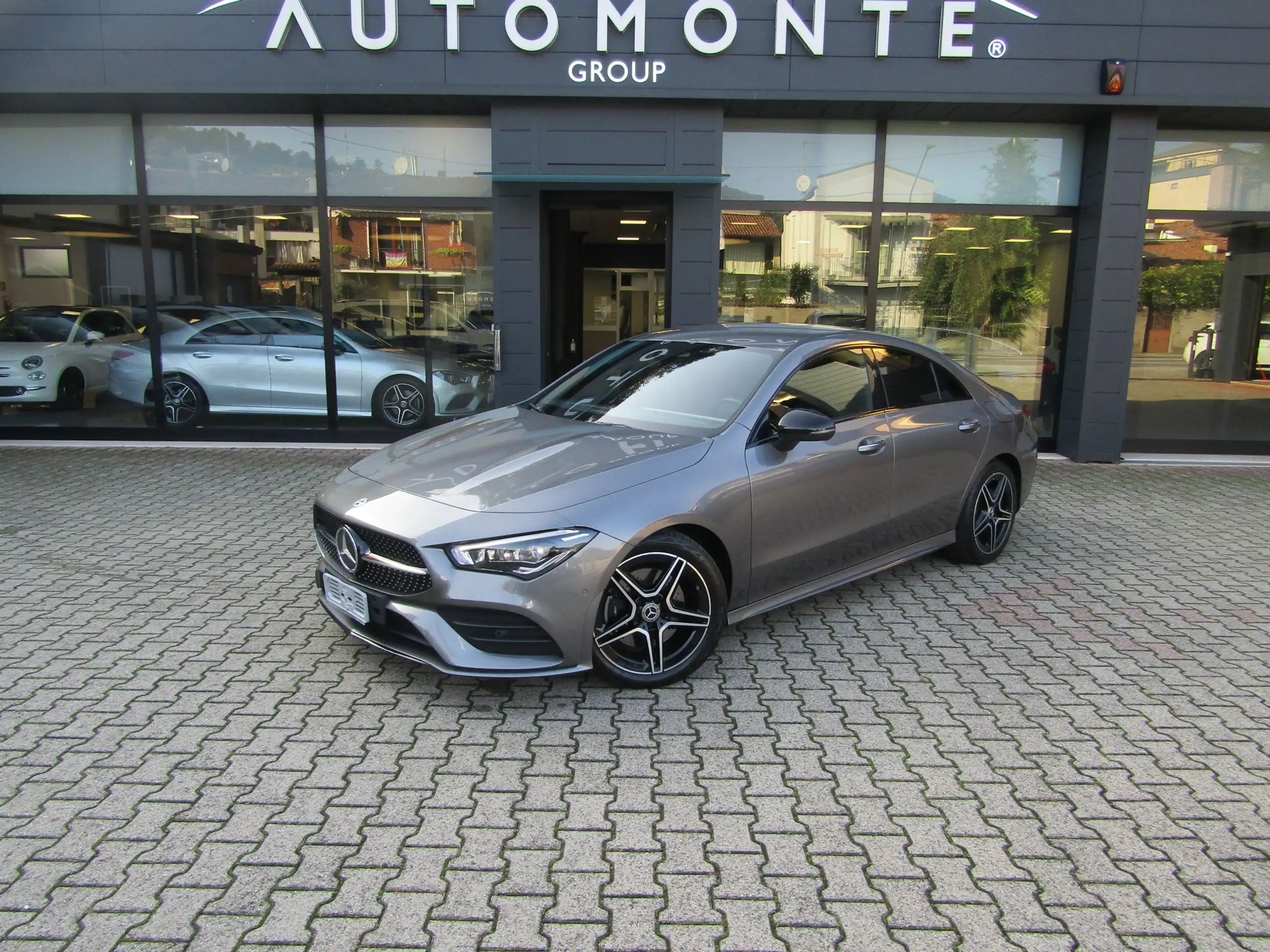 Mercedes-Benz - CLA 200