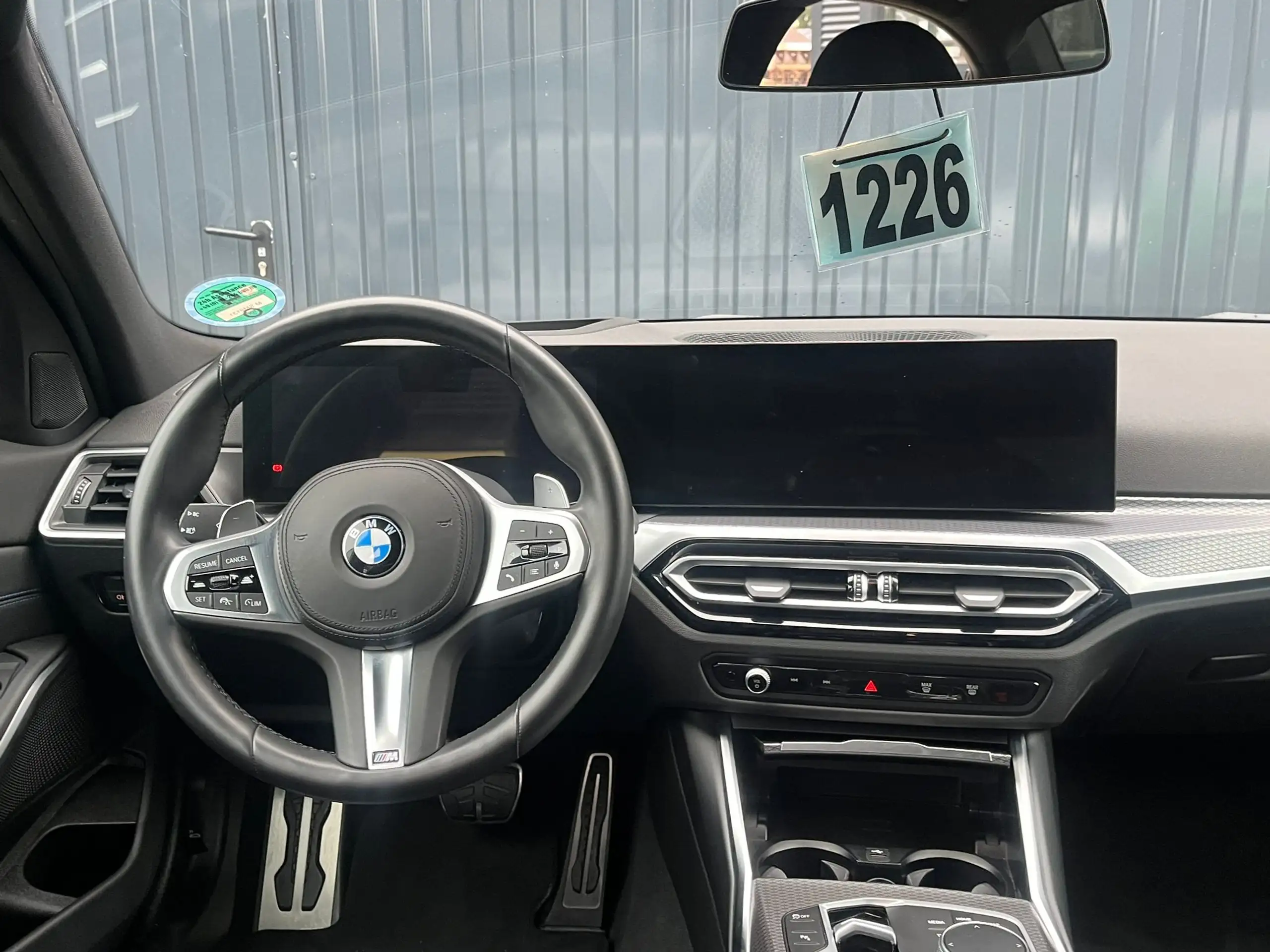 BMW - 320