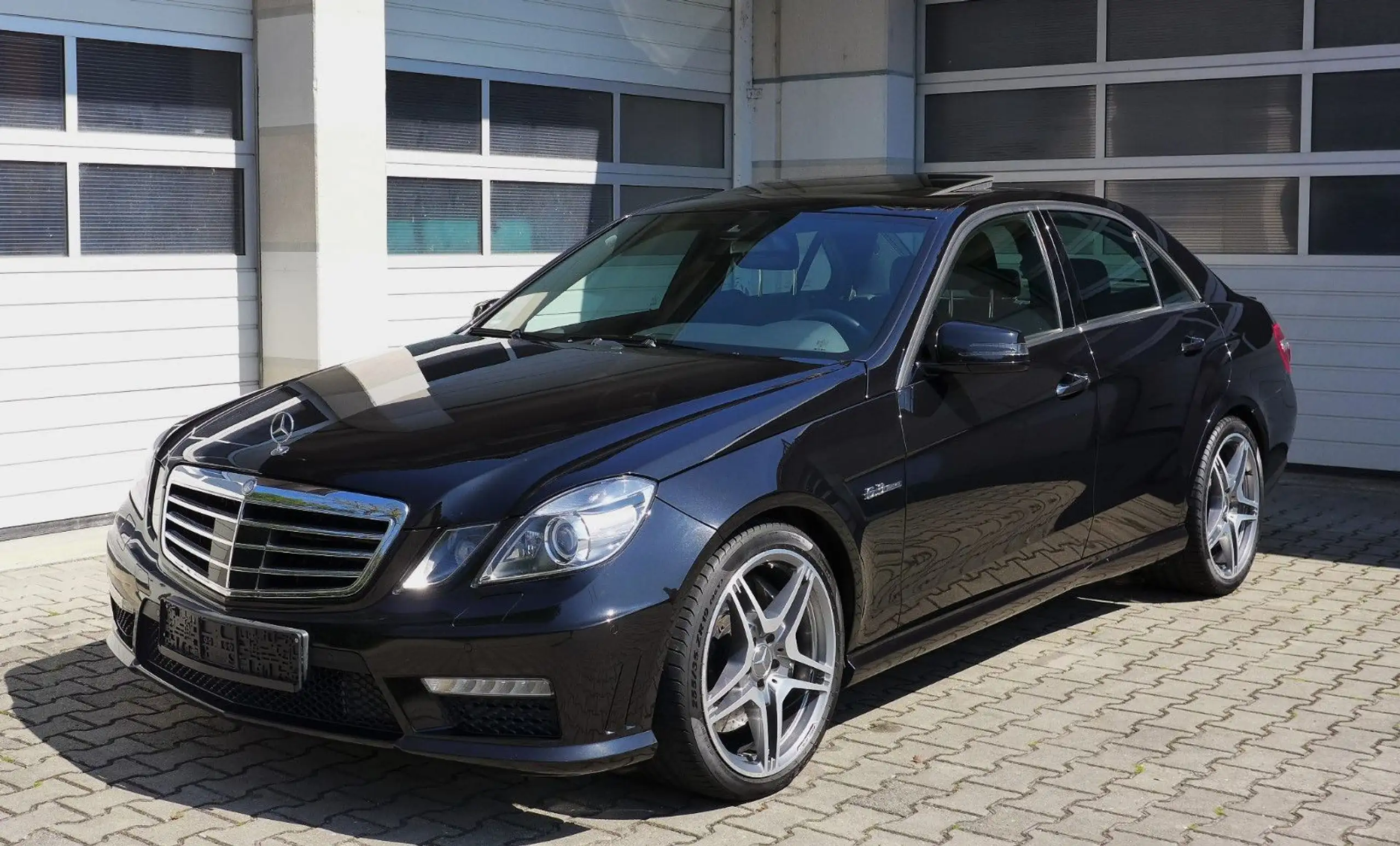 Mercedes-Benz - E 63 AMG