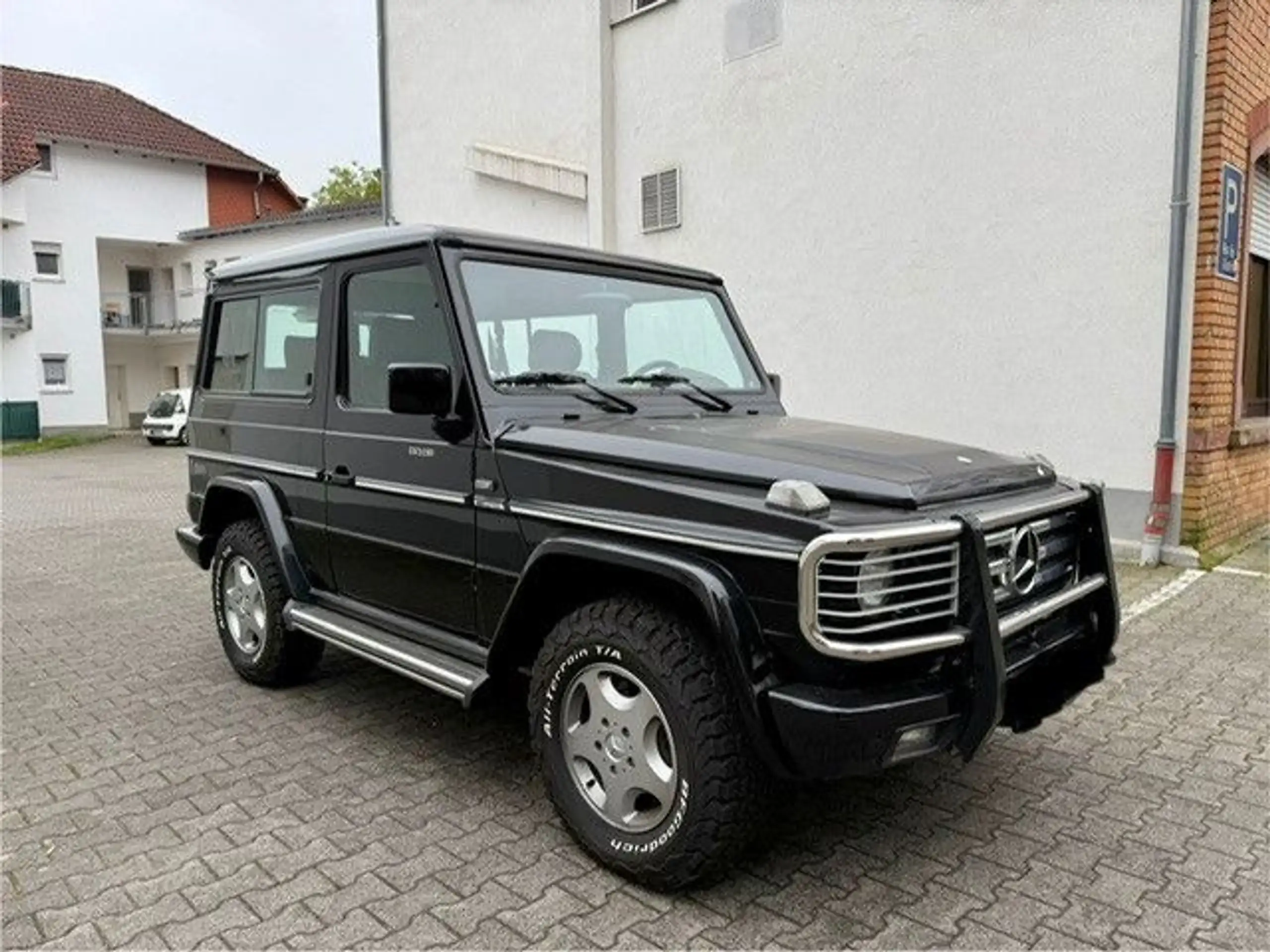 Mercedes-Benz - G 320