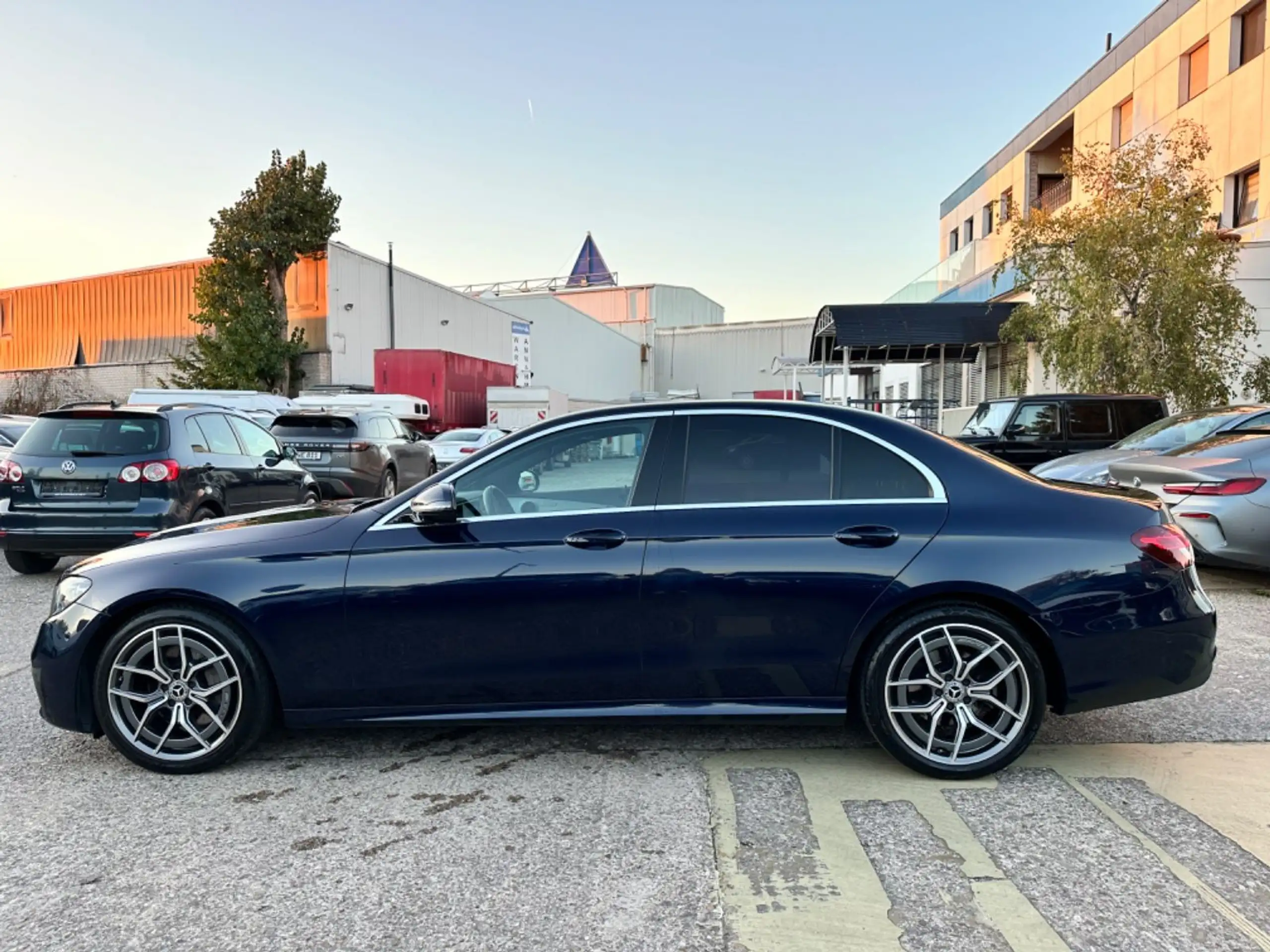 Mercedes-Benz - E 220