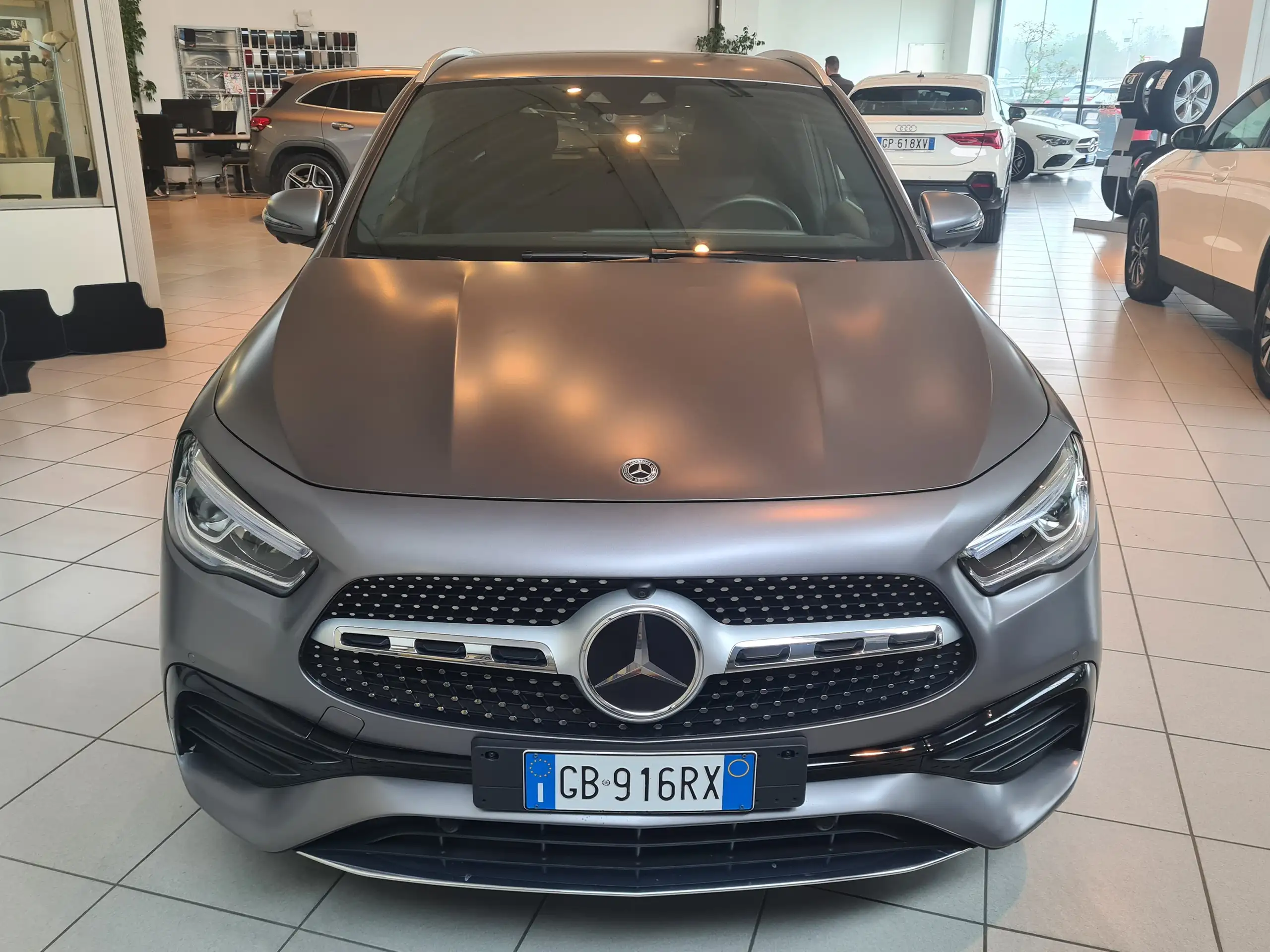 Mercedes-Benz - GLA 250