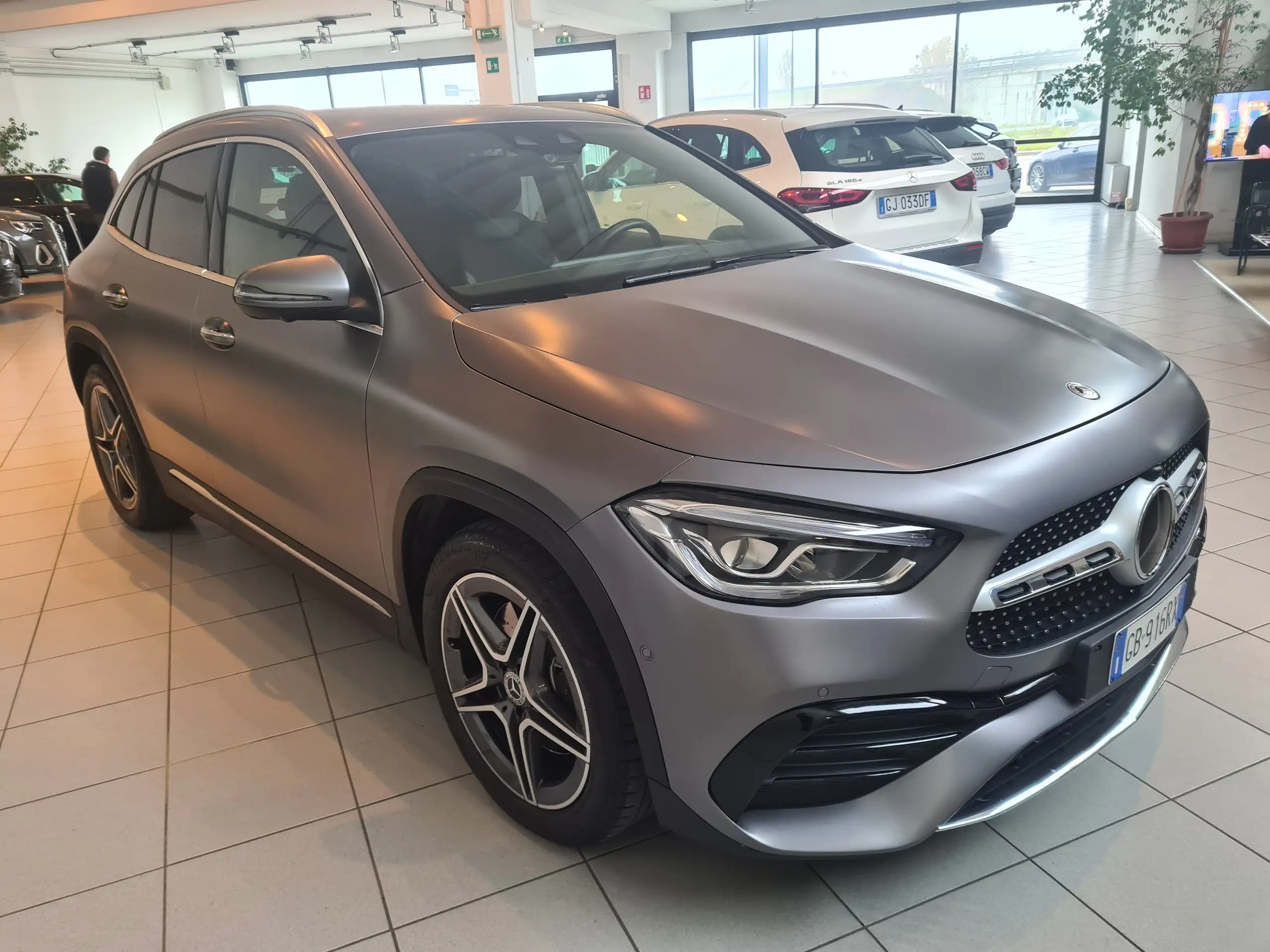 Mercedes-Benz - GLA 250