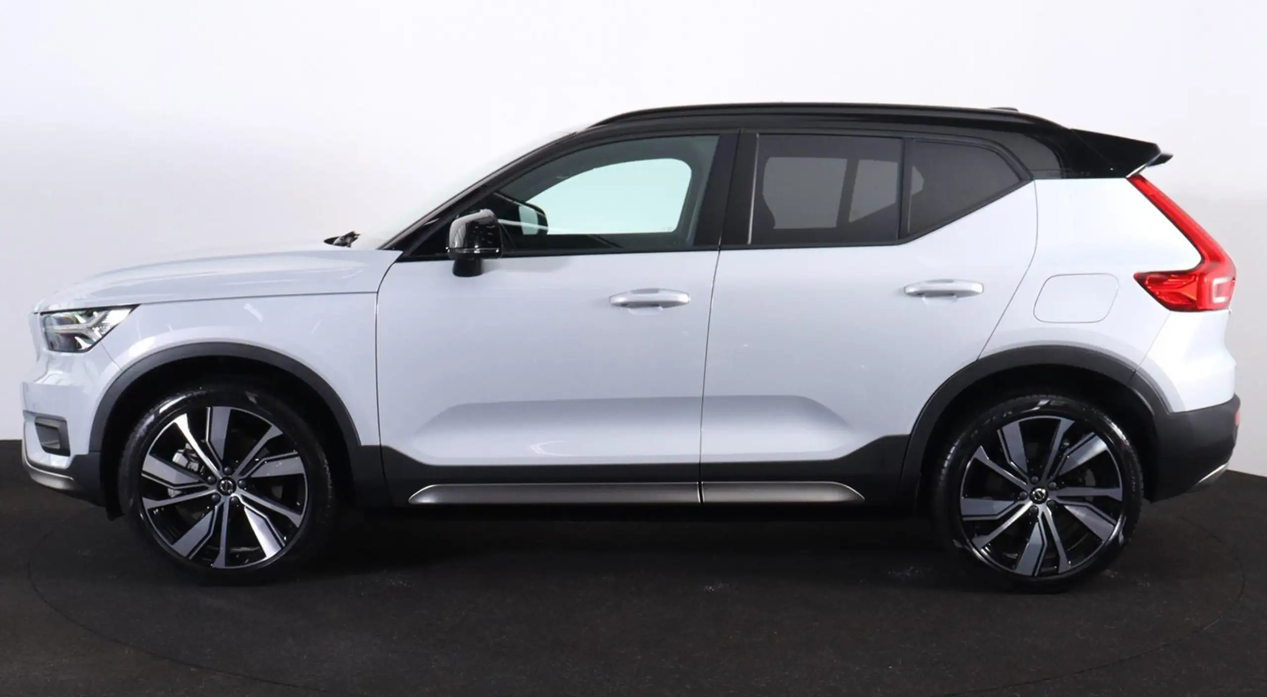 Volvo - XC40