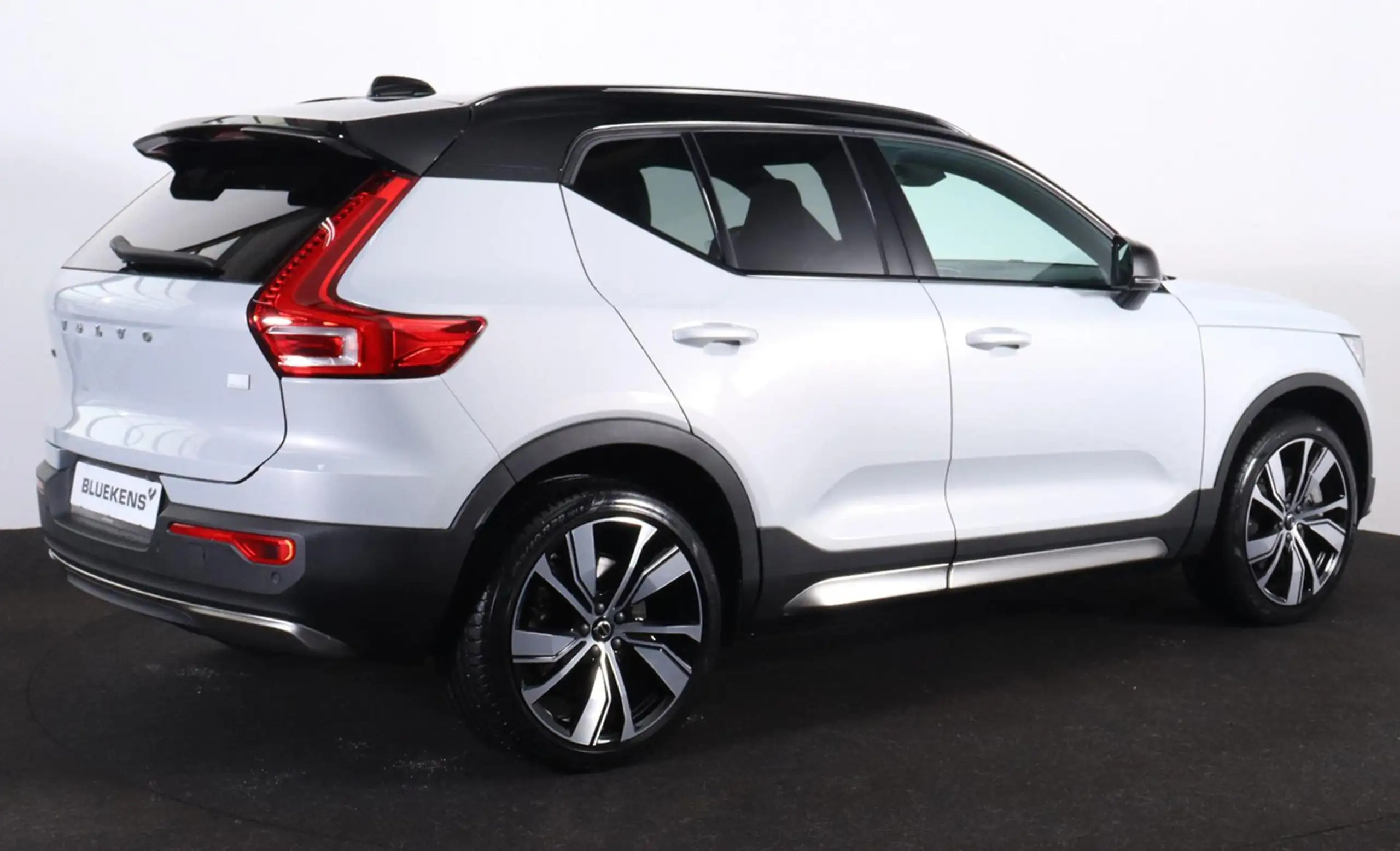 Volvo - XC40