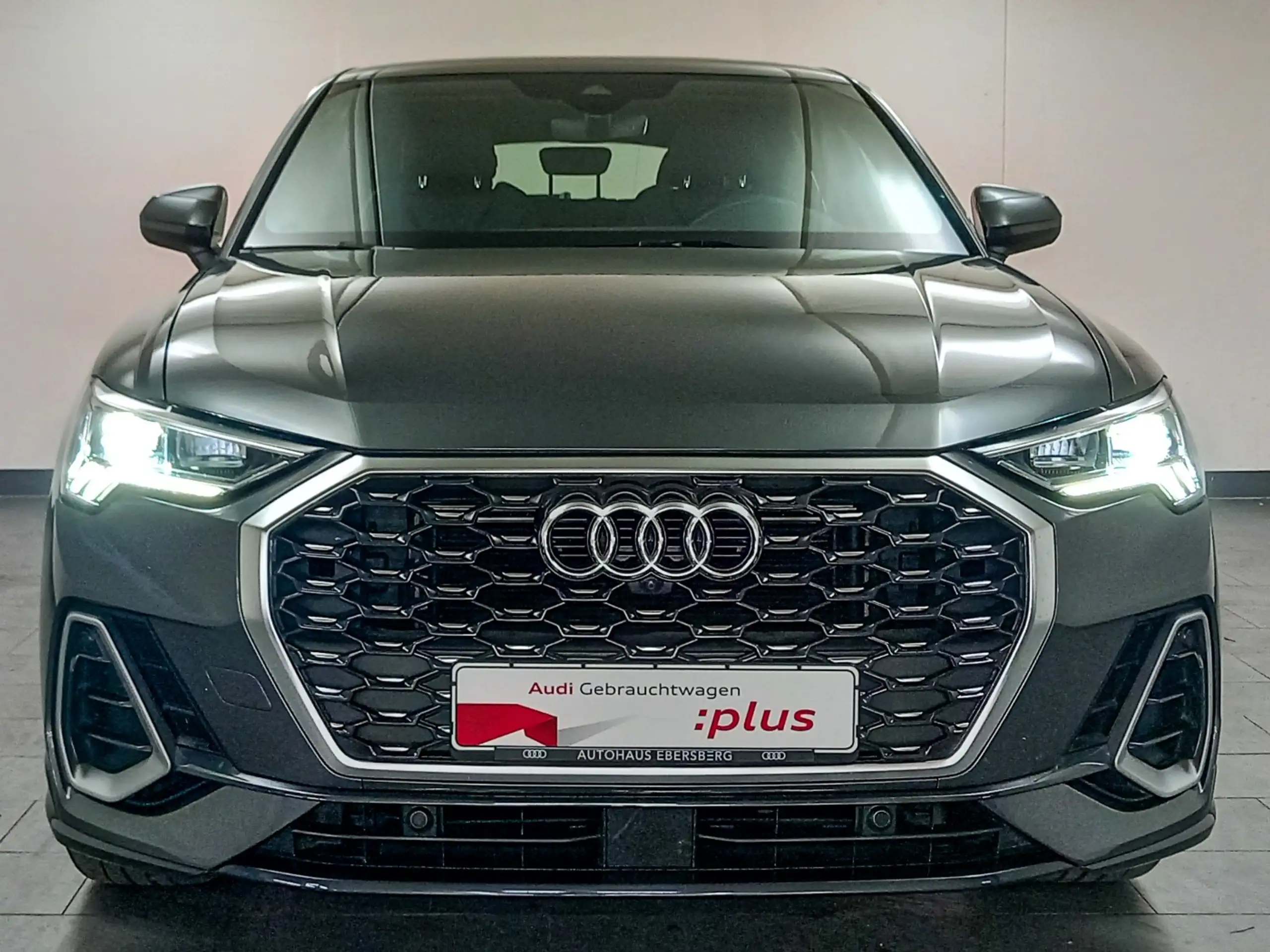 Audi - Q3