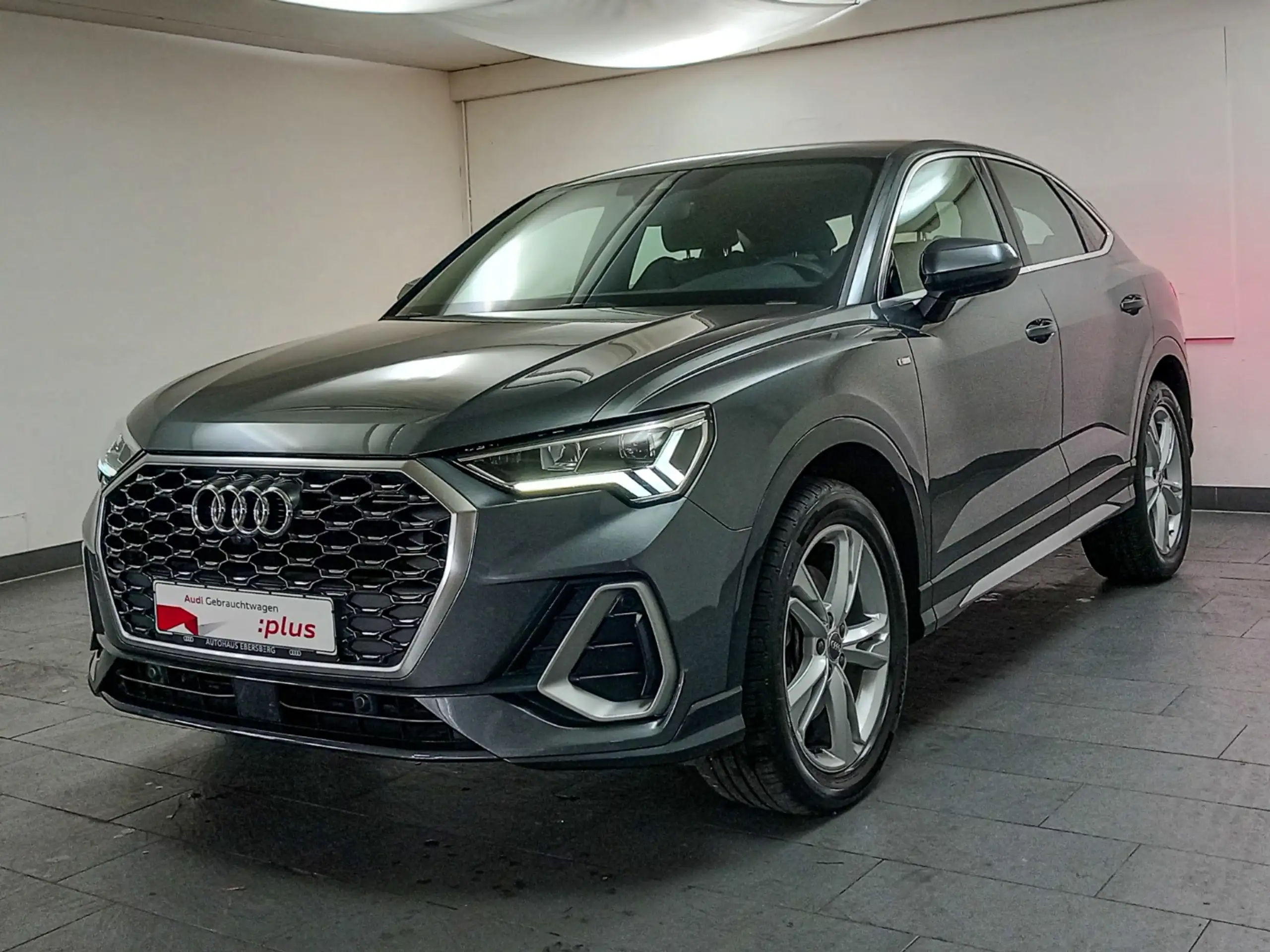 Audi - Q3