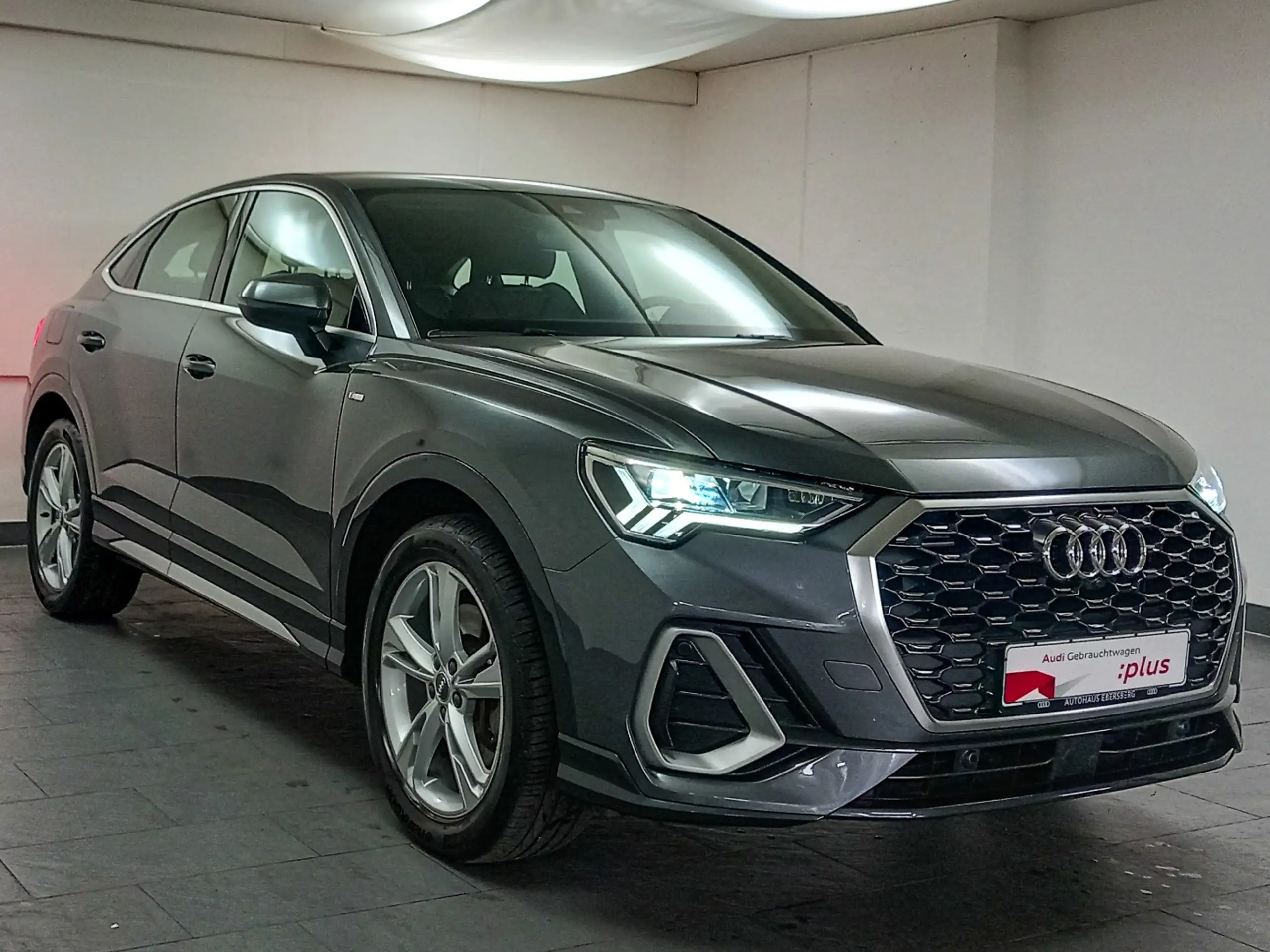 Audi - Q3