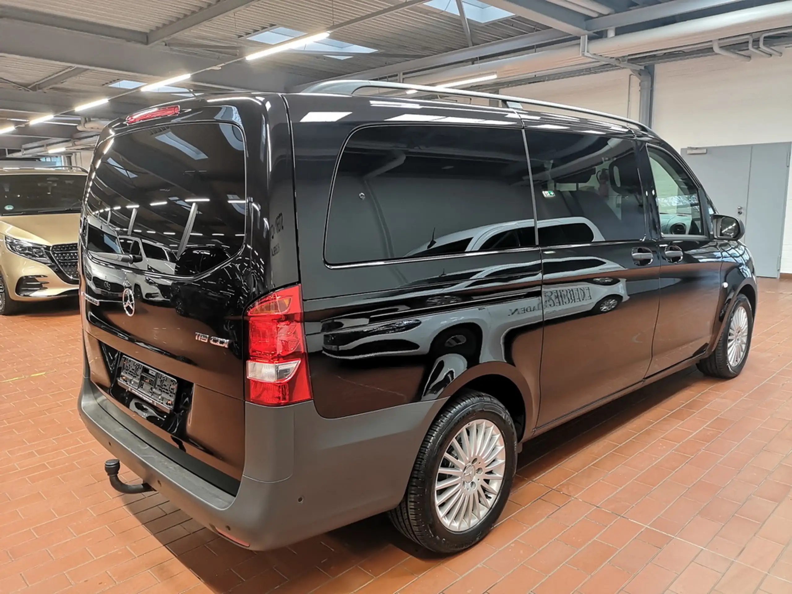 Mercedes-Benz - Vito