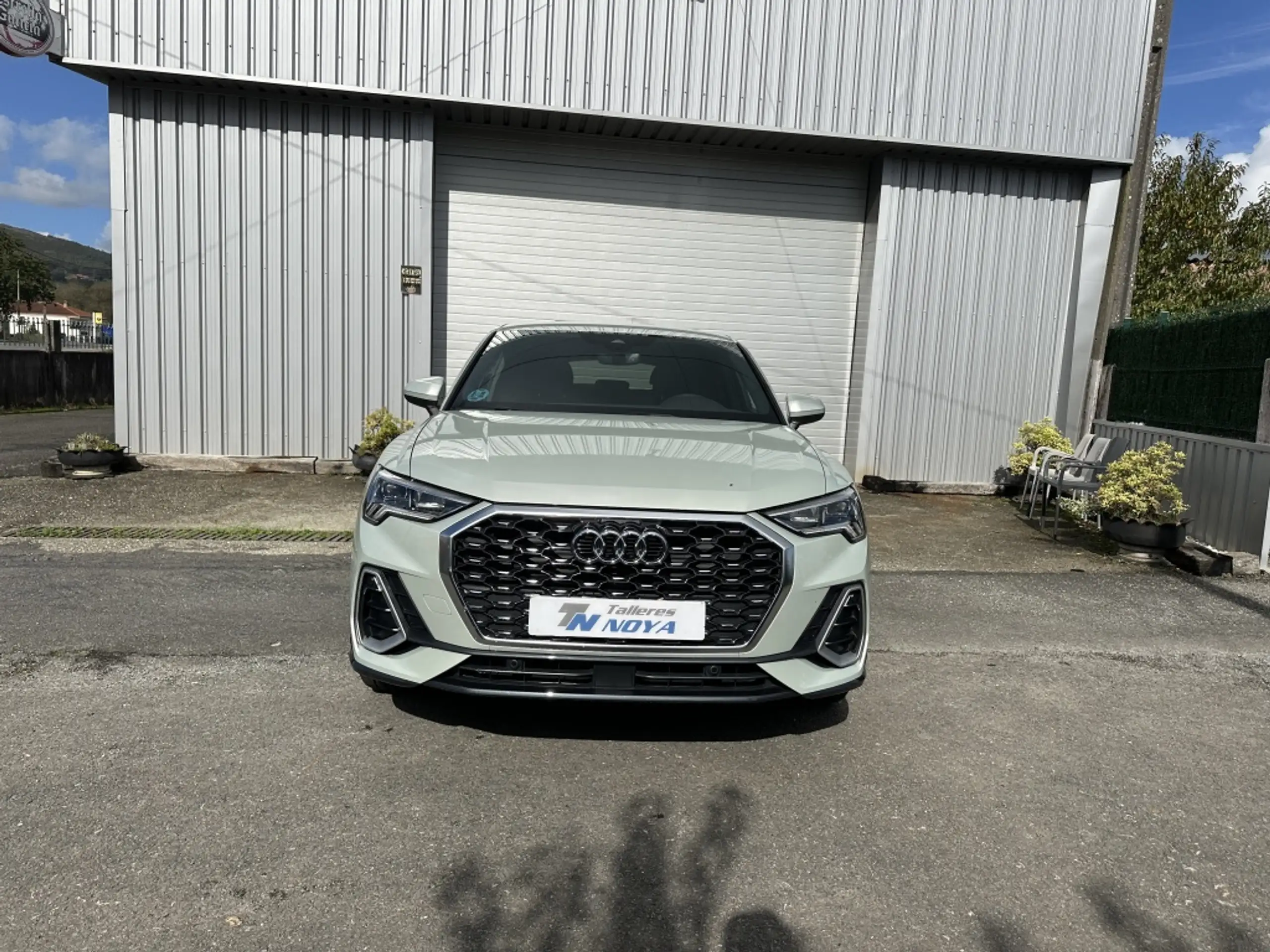 Audi - Q3