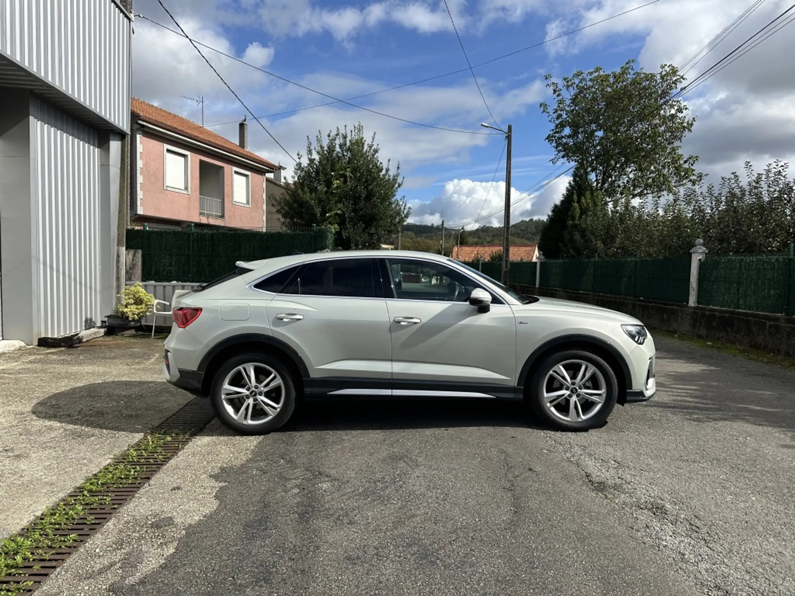 Audi - Q3