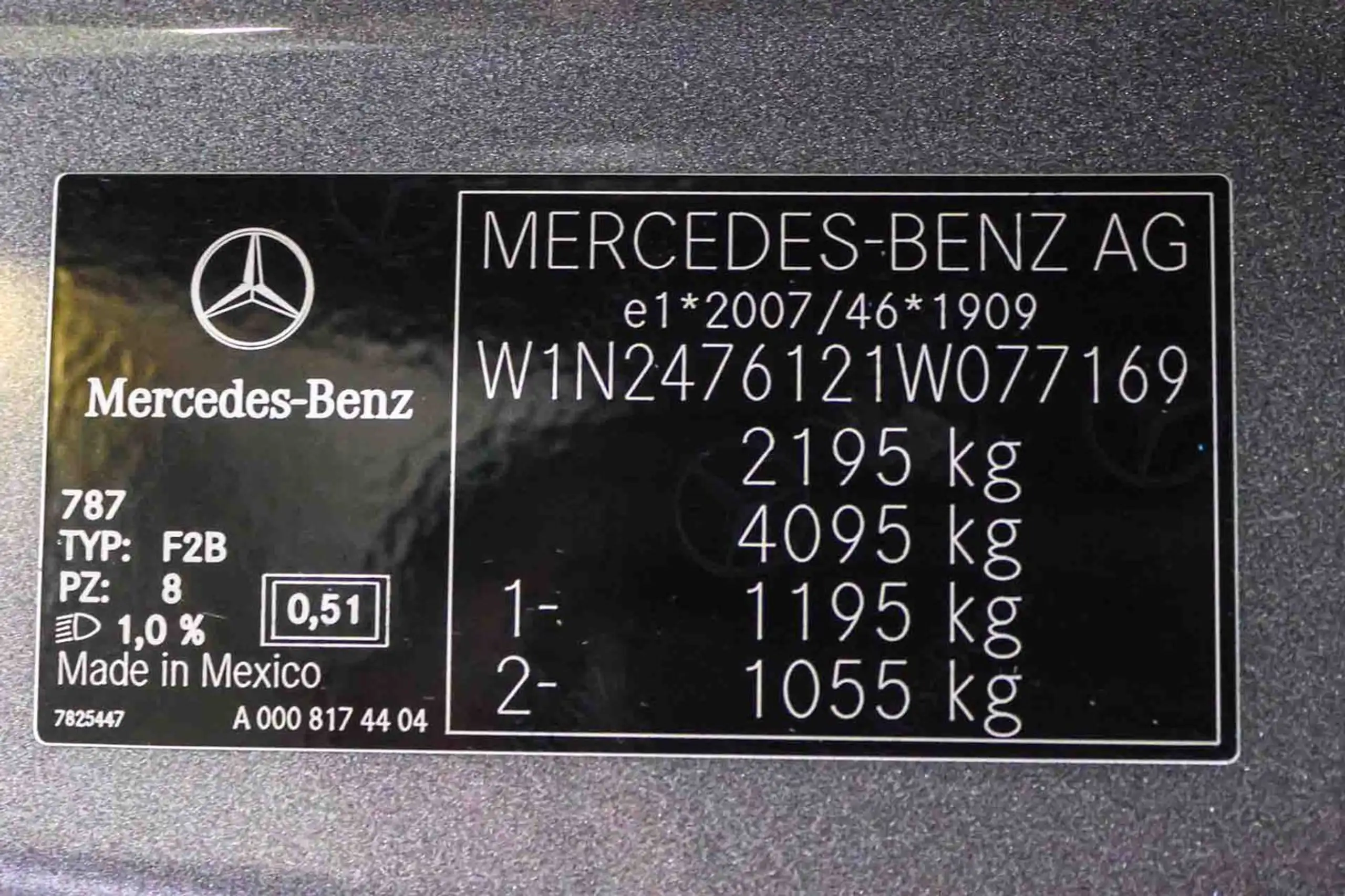 Mercedes-Benz - GLB 200