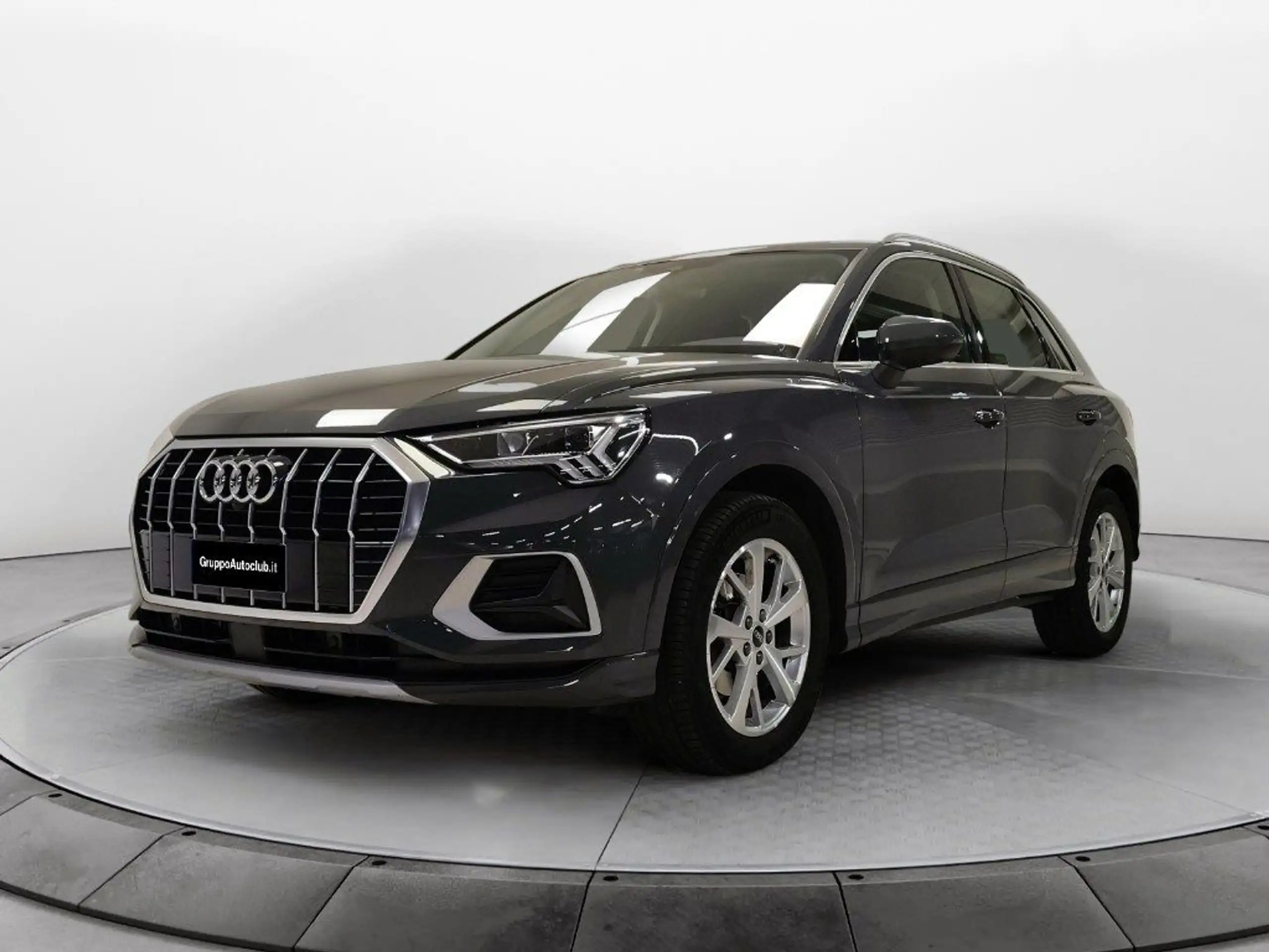 Audi - Q3