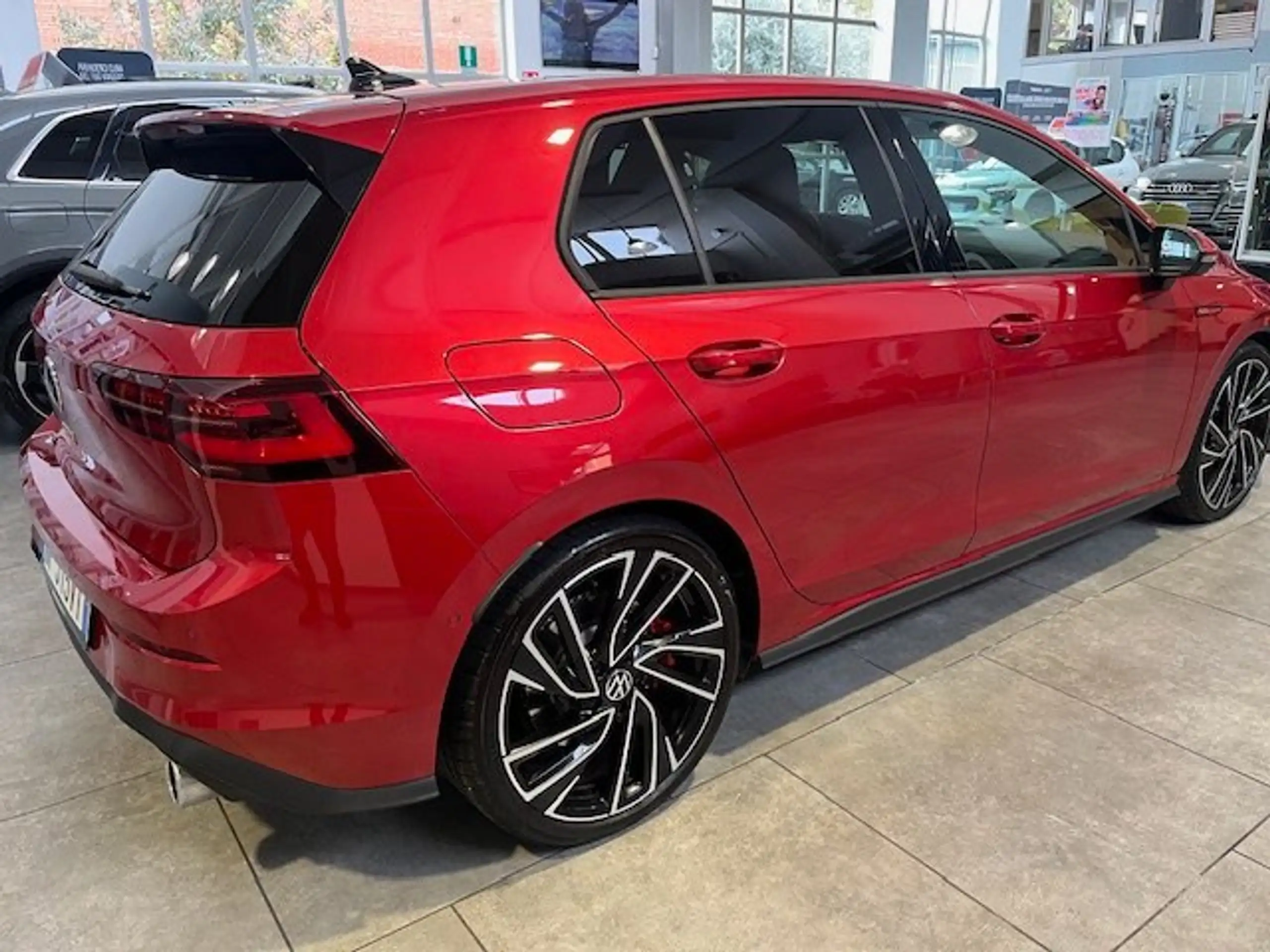 Volkswagen - Golf GTI