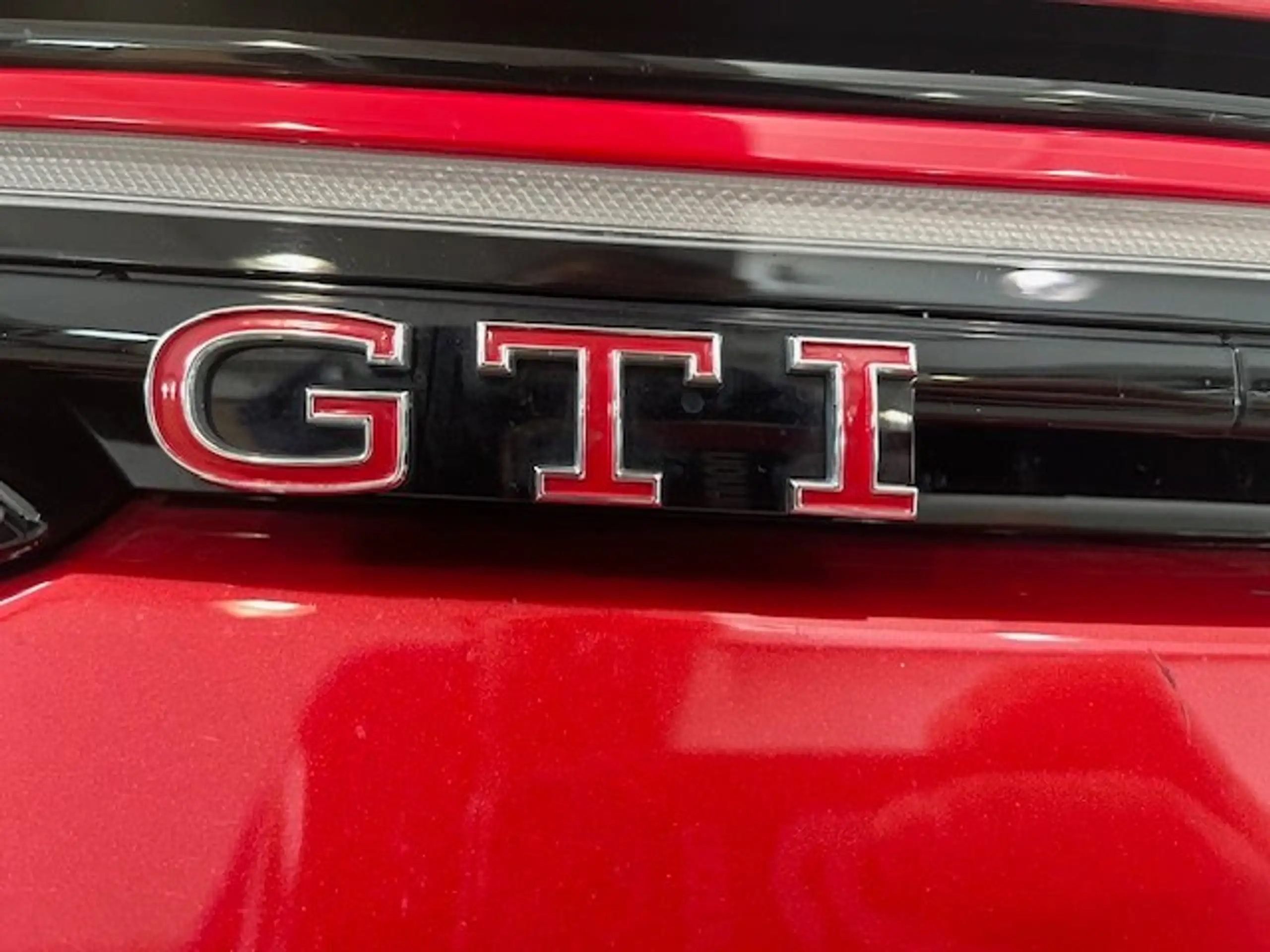 Volkswagen - Golf GTI