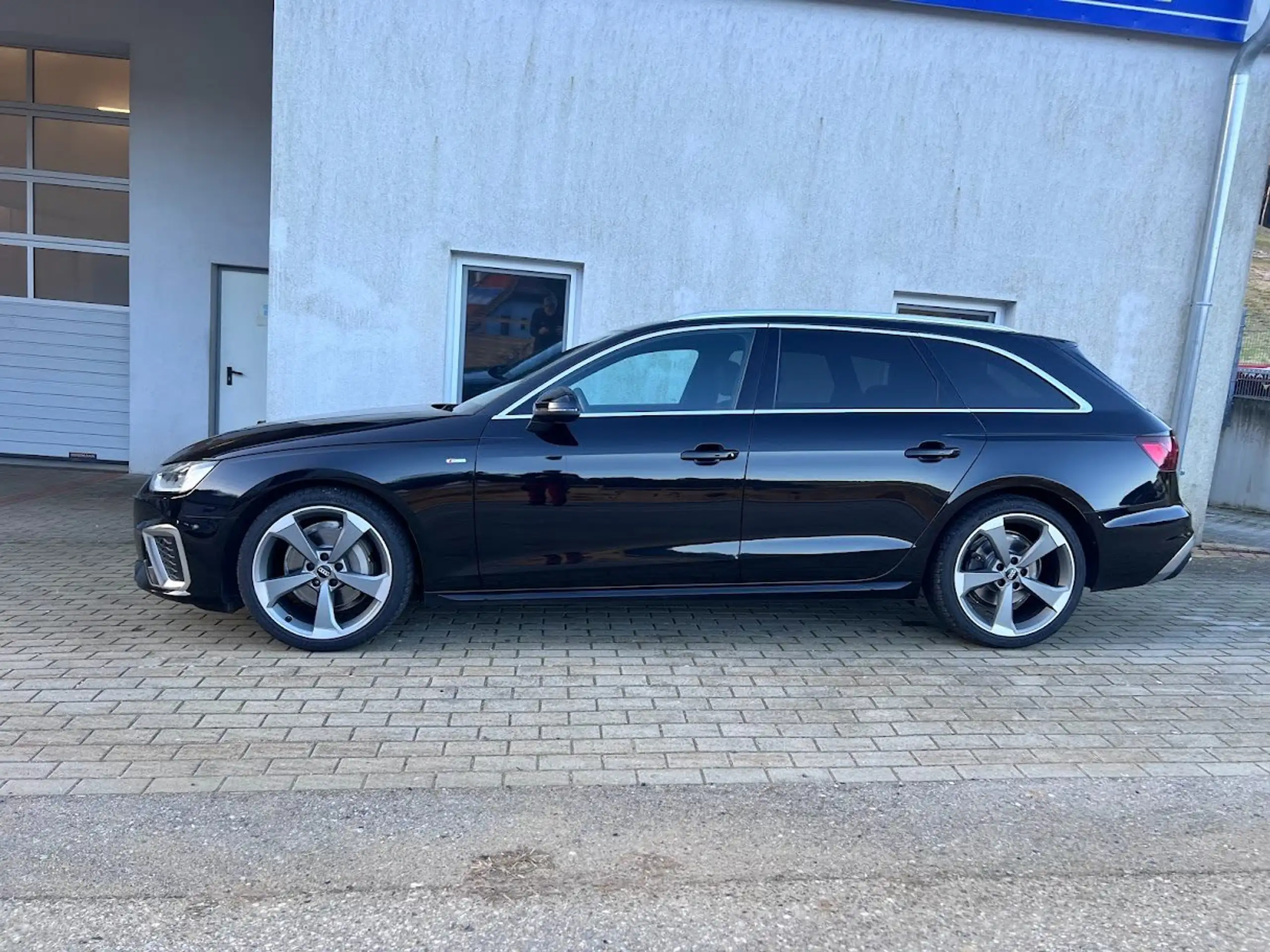 Audi - A4