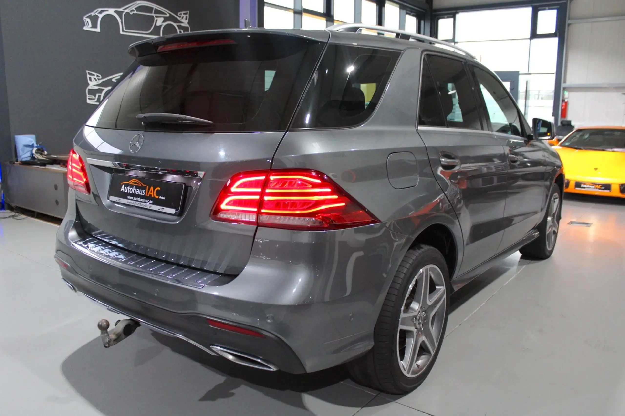 Mercedes-Benz - GLE 350