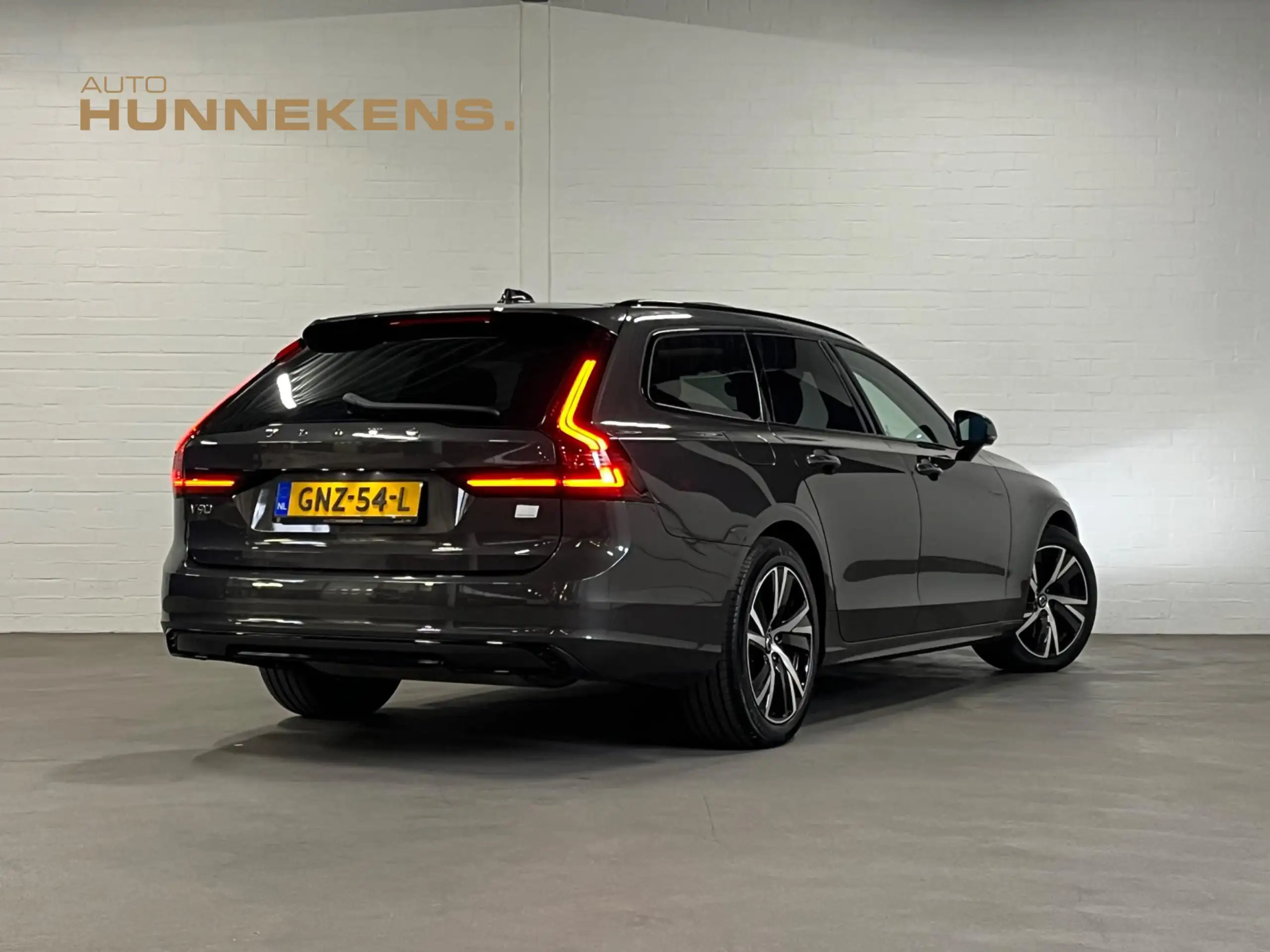 Volvo - V90