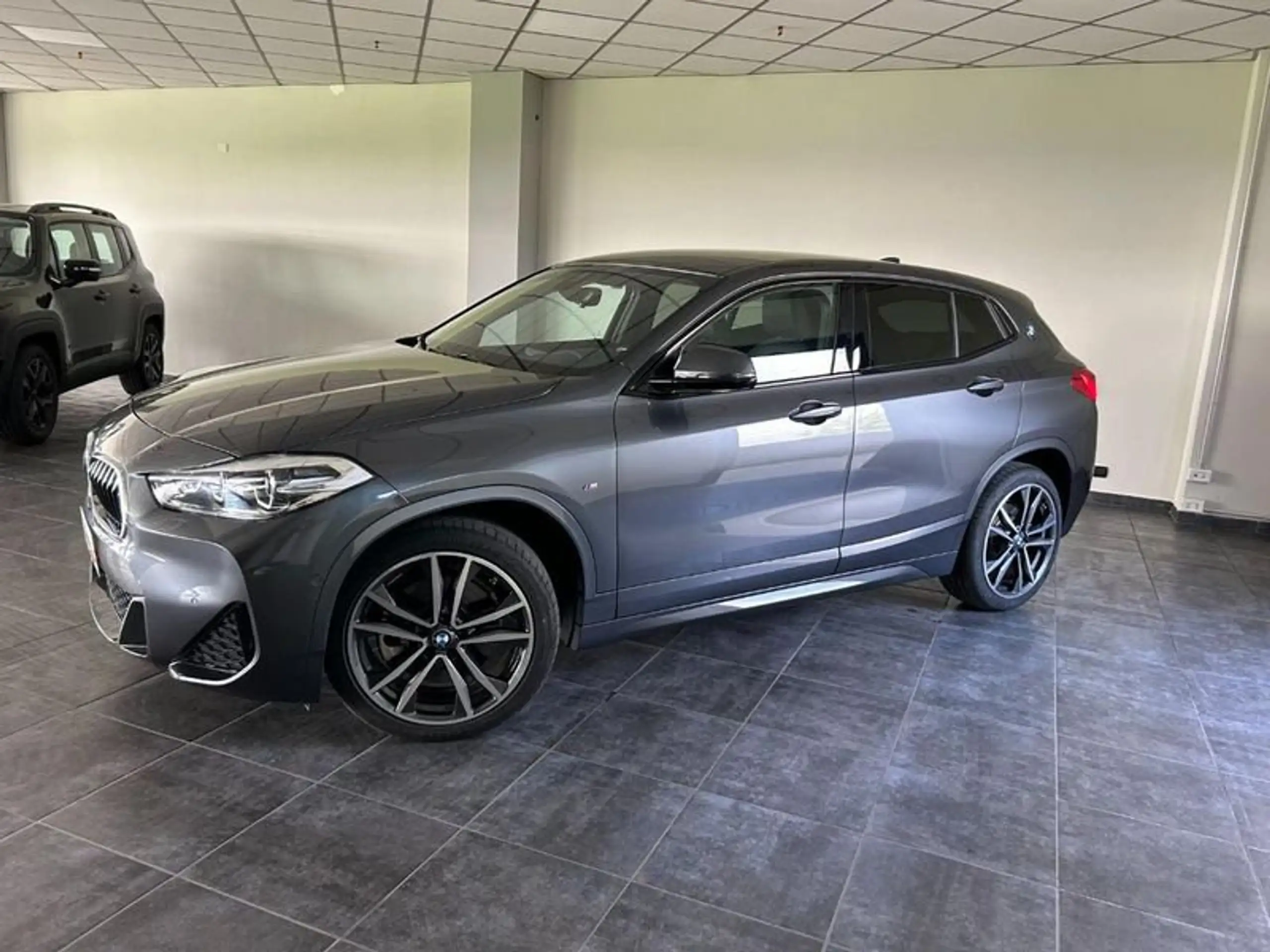 BMW - X2