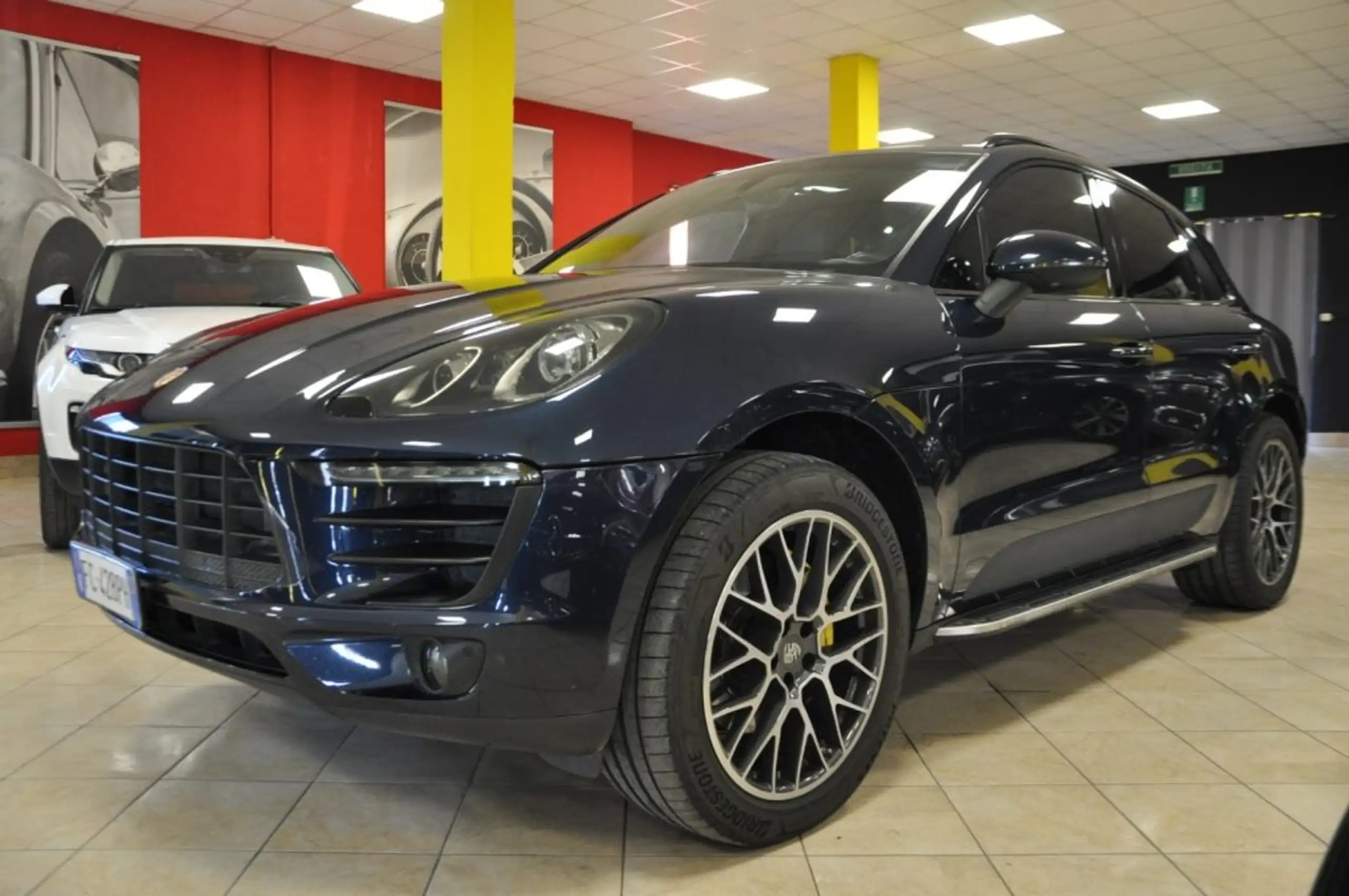 Porsche - Macan