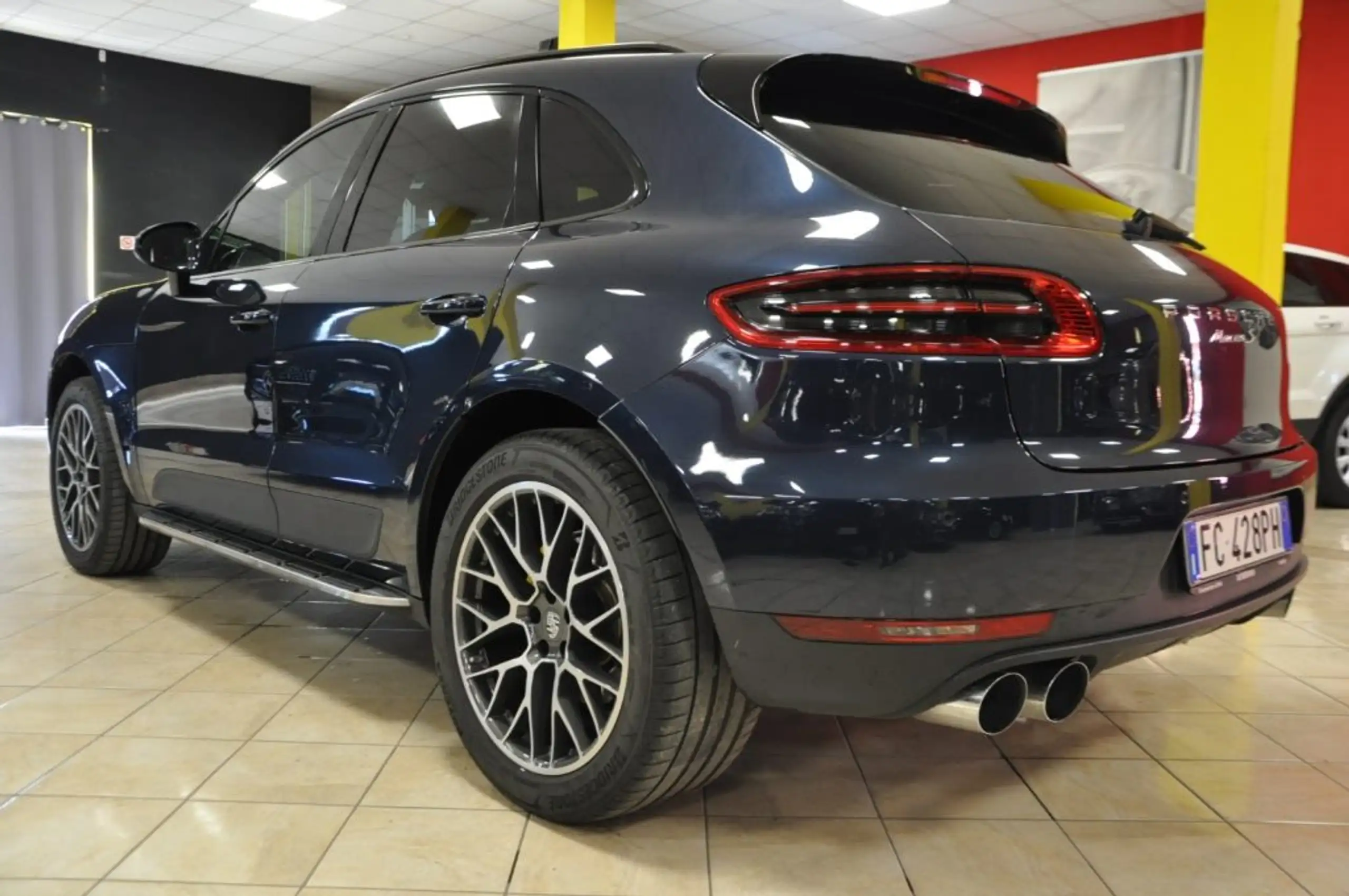 Porsche - Macan