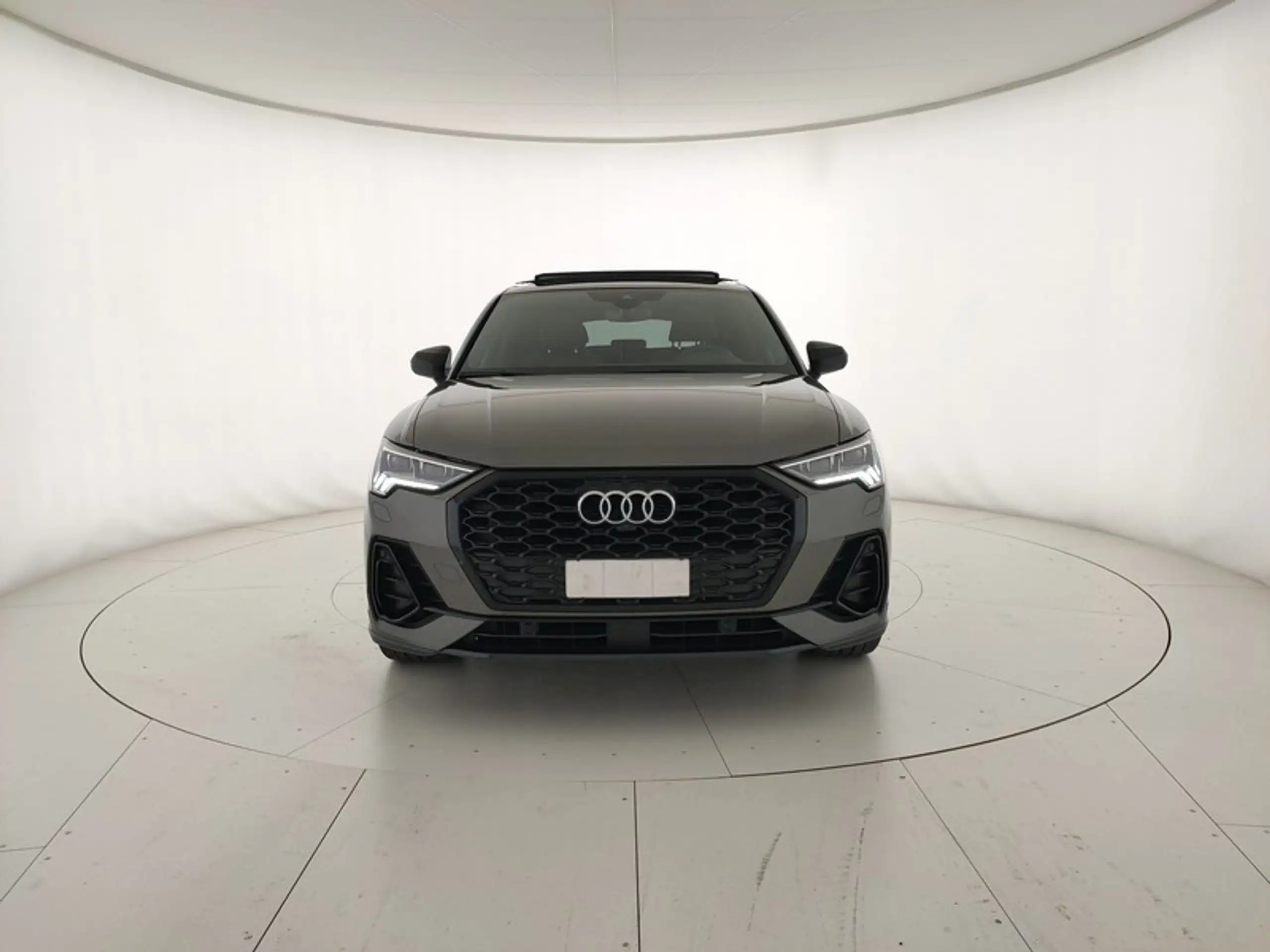 Audi - Q3