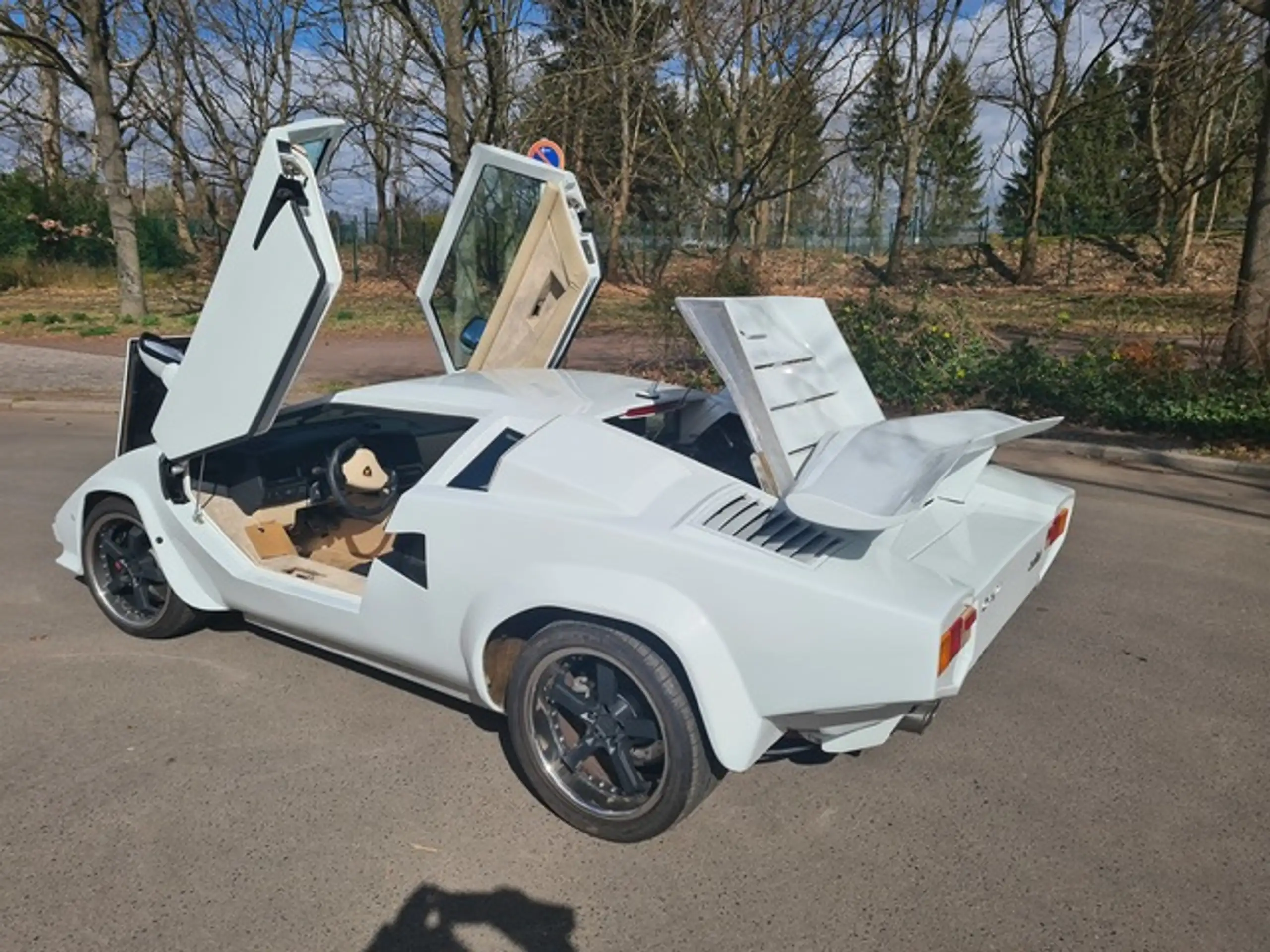 Lamborghini - Countach