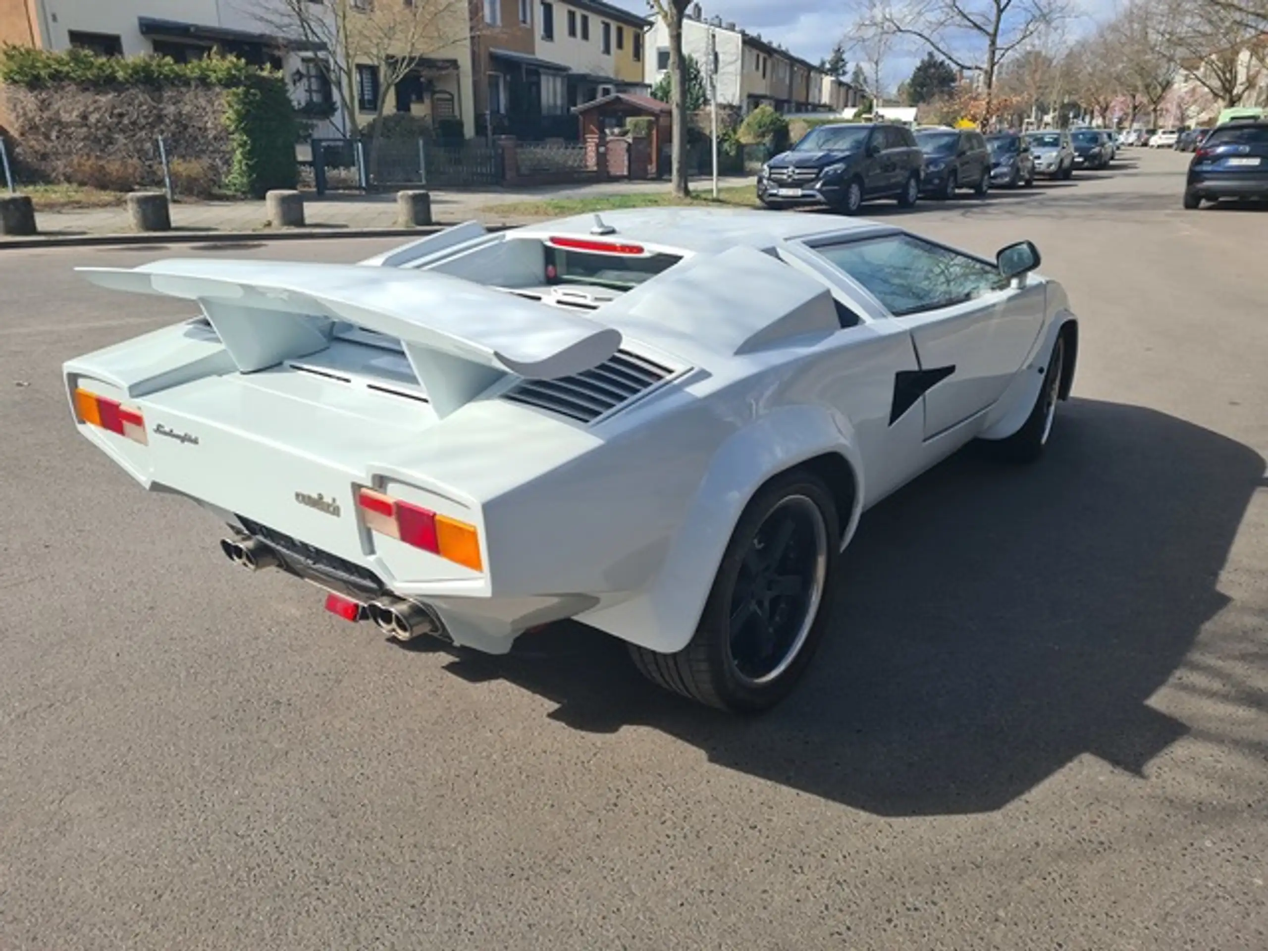 Lamborghini - Countach