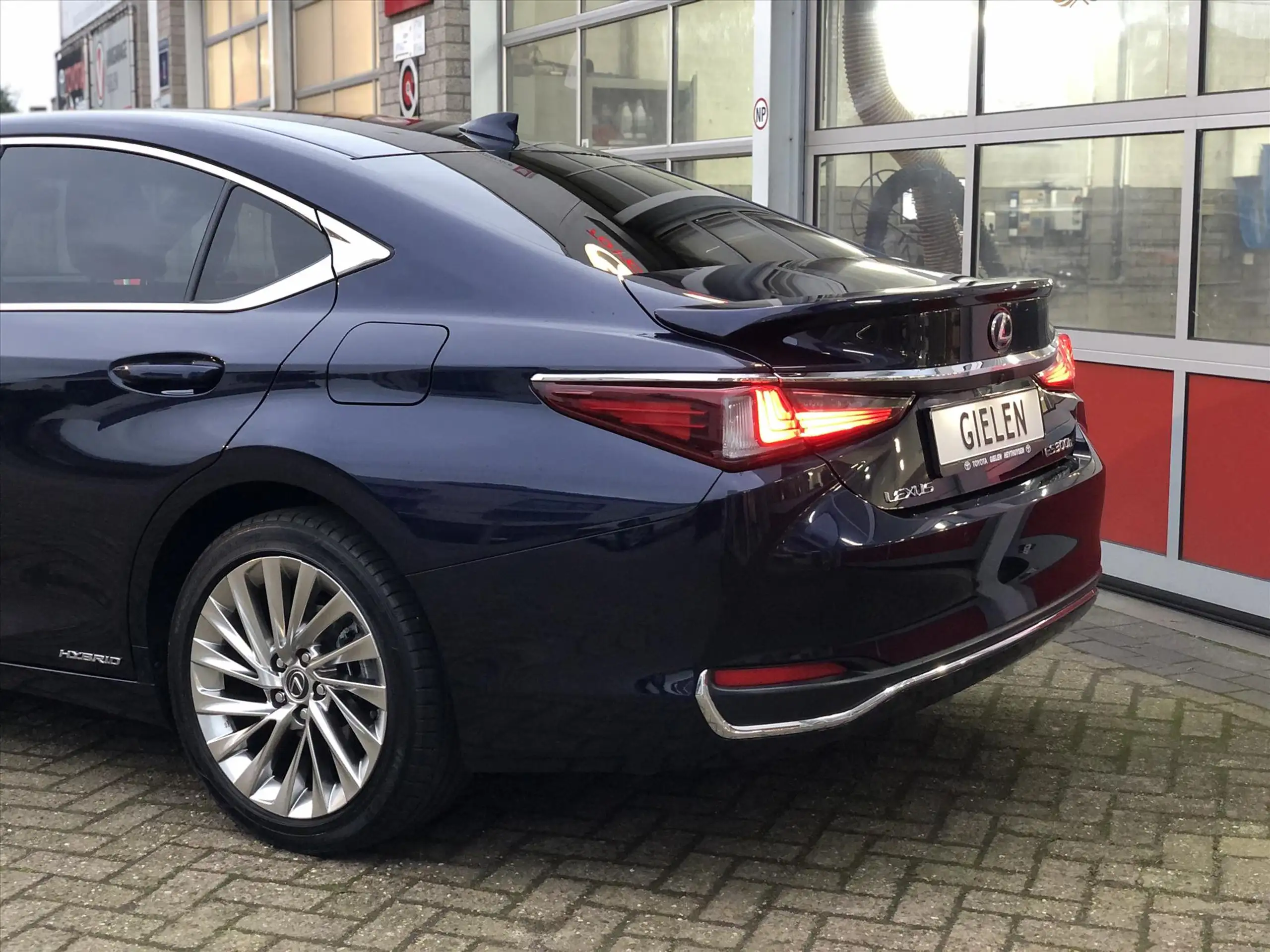 Lexus - ES 300