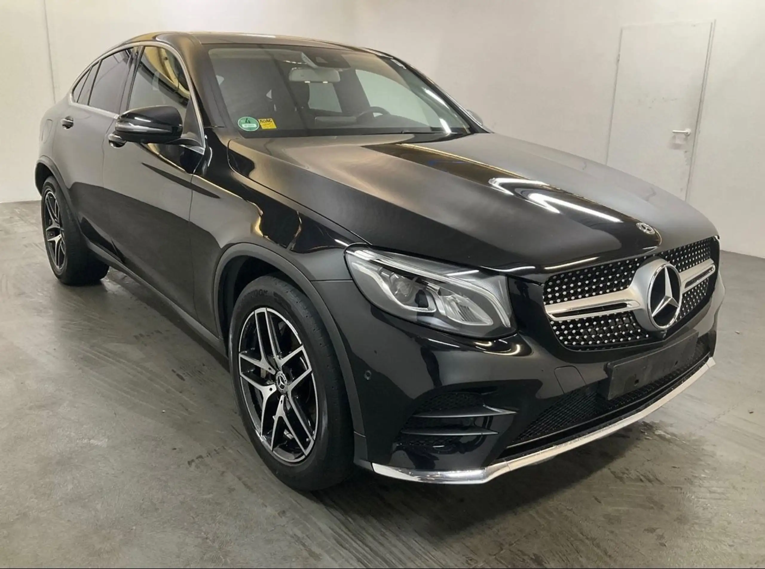 Mercedes-Benz - GLC 350